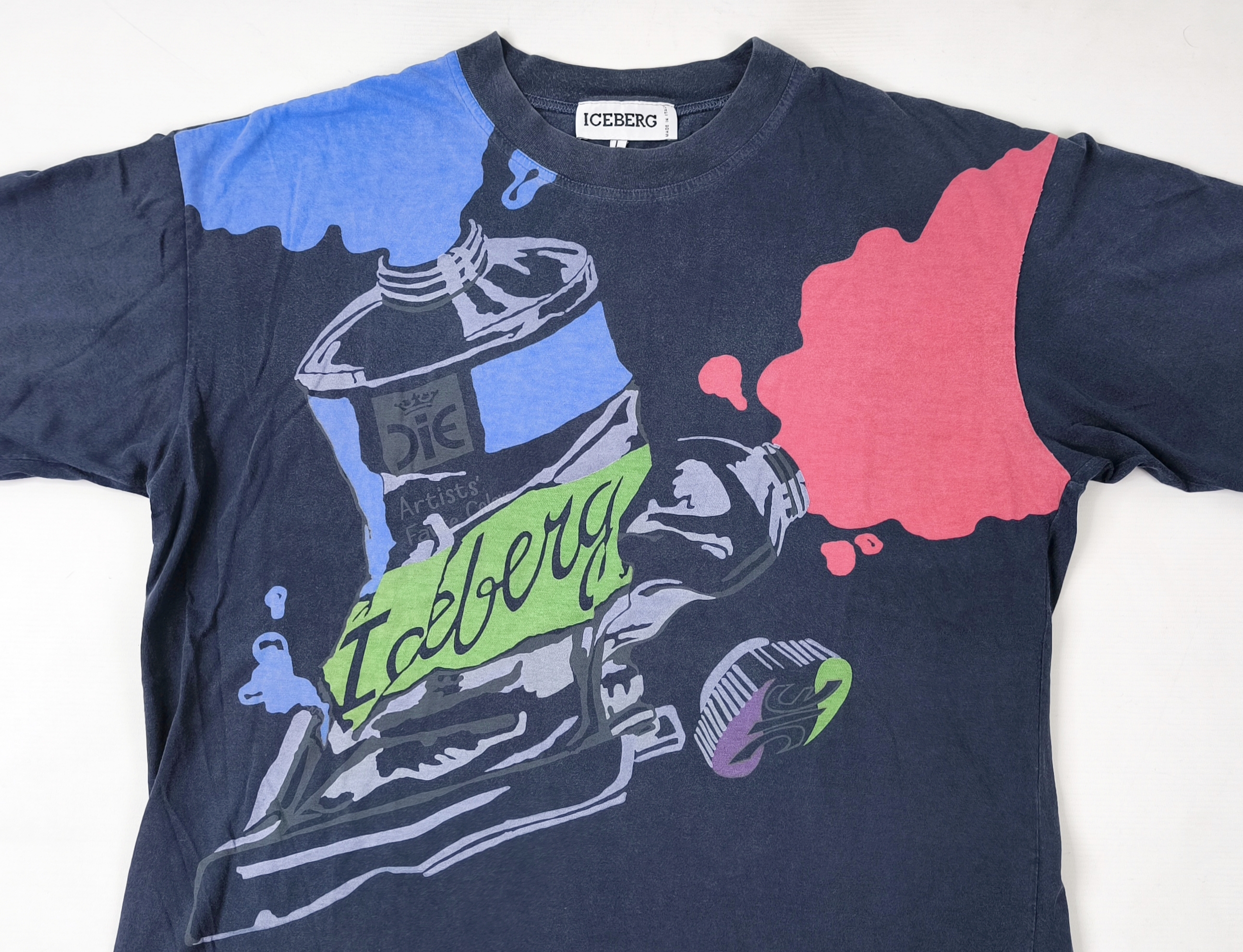 Iceberg T-Shirt mit Logo Print dunkelblau Farbtuben Gr. L Italy vintage 90s