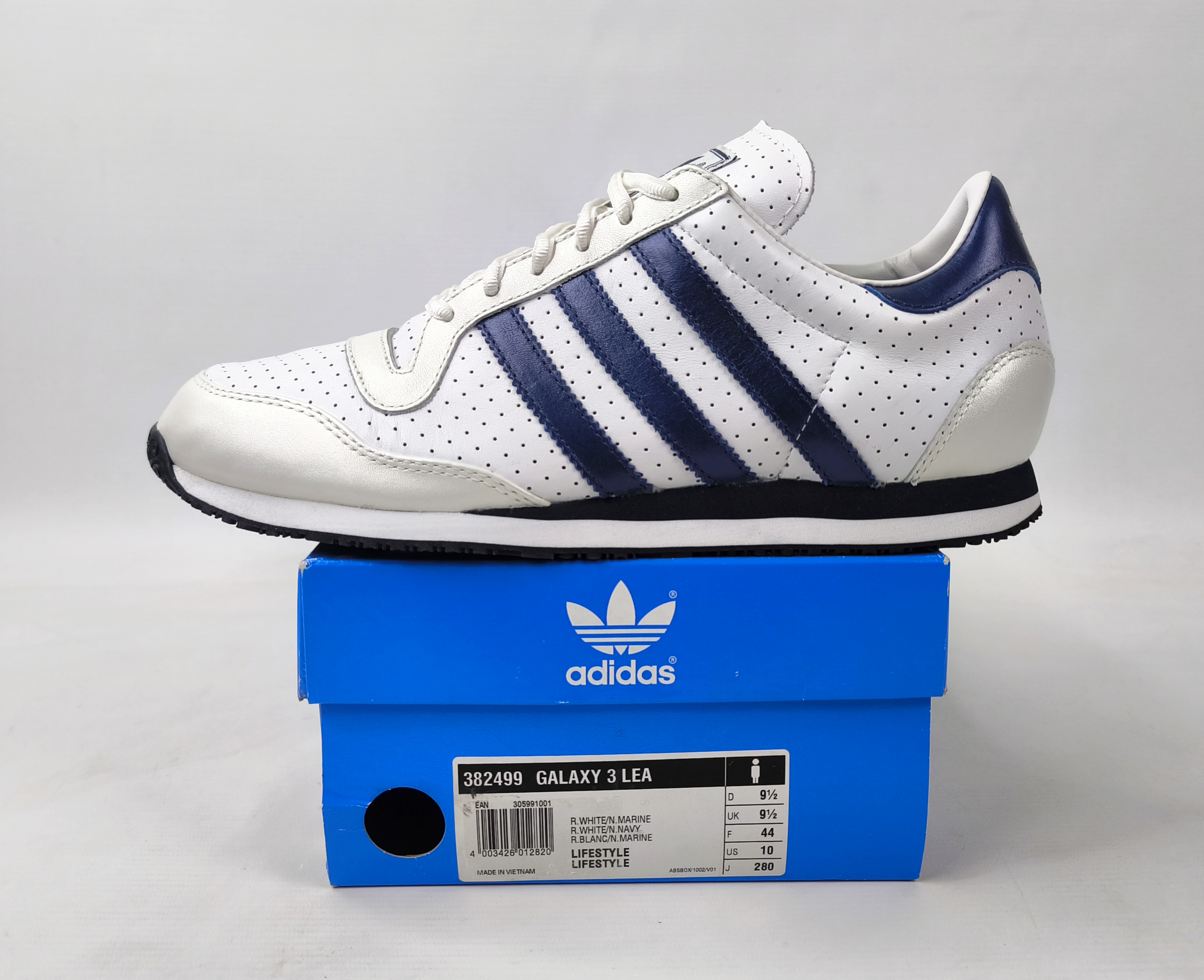 adidas Galaxy 3 Lea Schuhe EUR 44 UK 9.5 aus 2002 weiß marine 382499