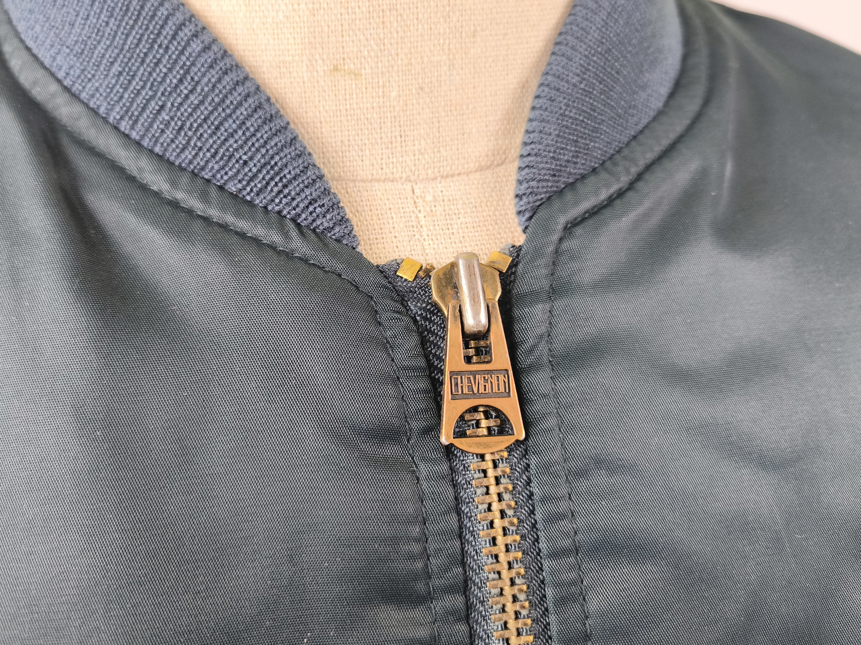 Chevignon Jacke Bomberjacke Gr. L (M) dunkelblau vintage 90s