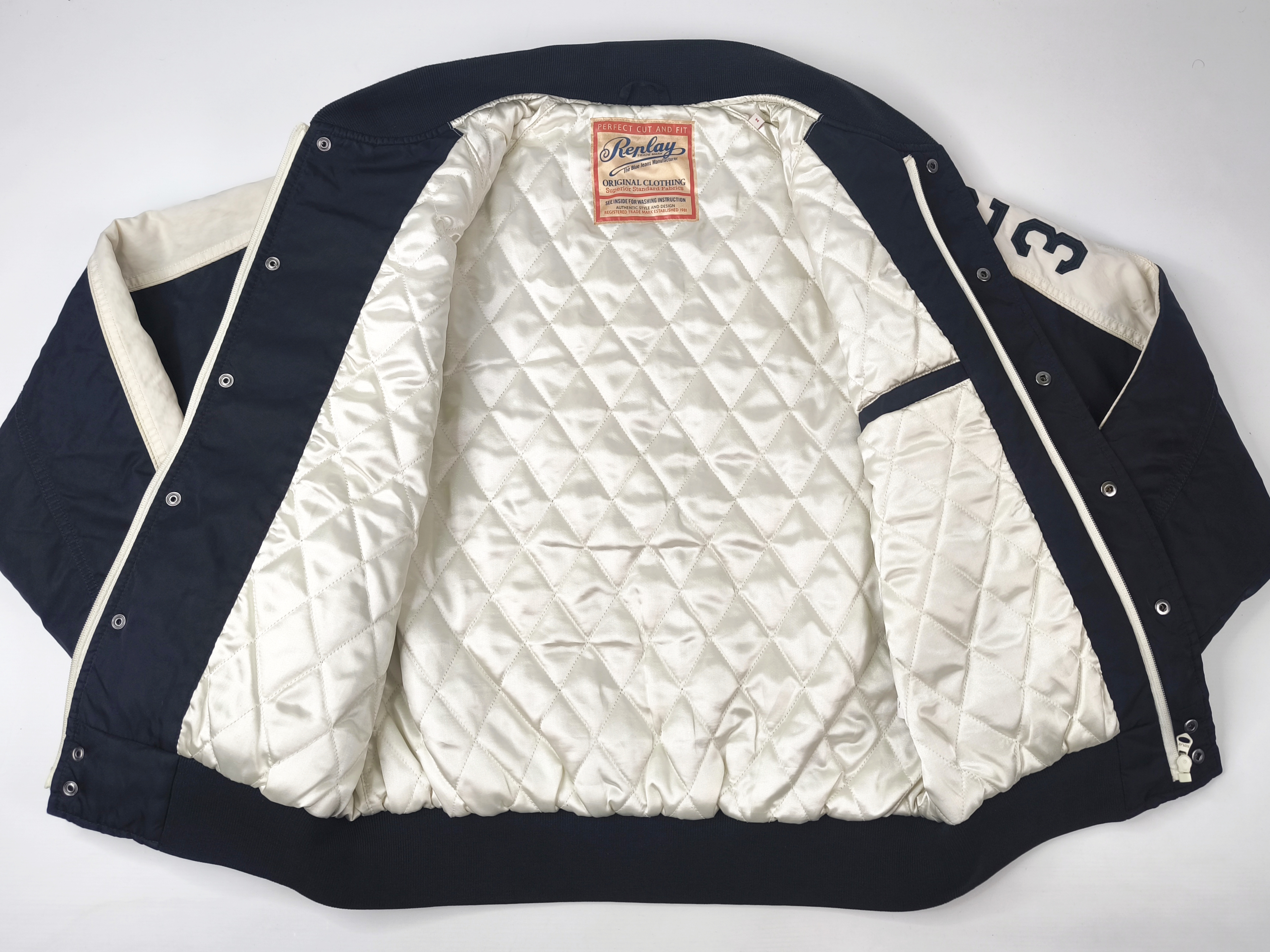 Replay Jacke 23 schwarz Gr. M großes Rückenlogo
