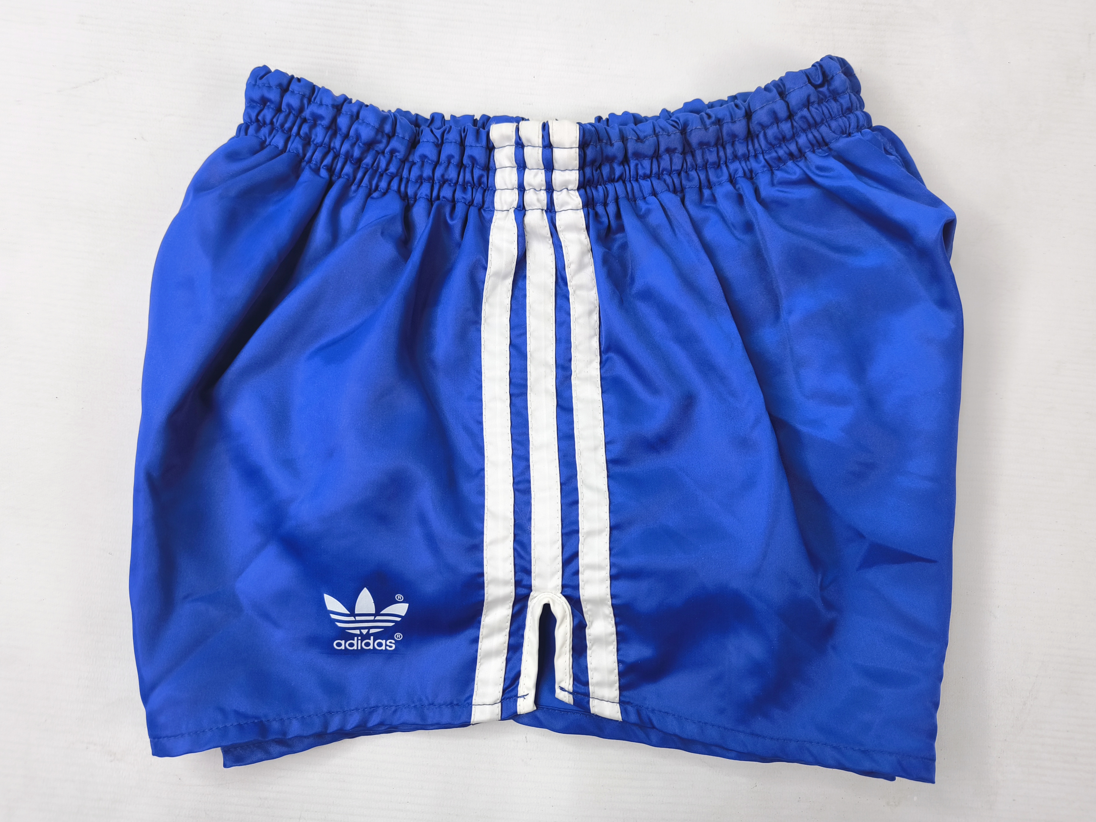 adidas Shorts Nylon Gr. D6 (M/L) blau weiß West Germany vintage Polyamid 0841