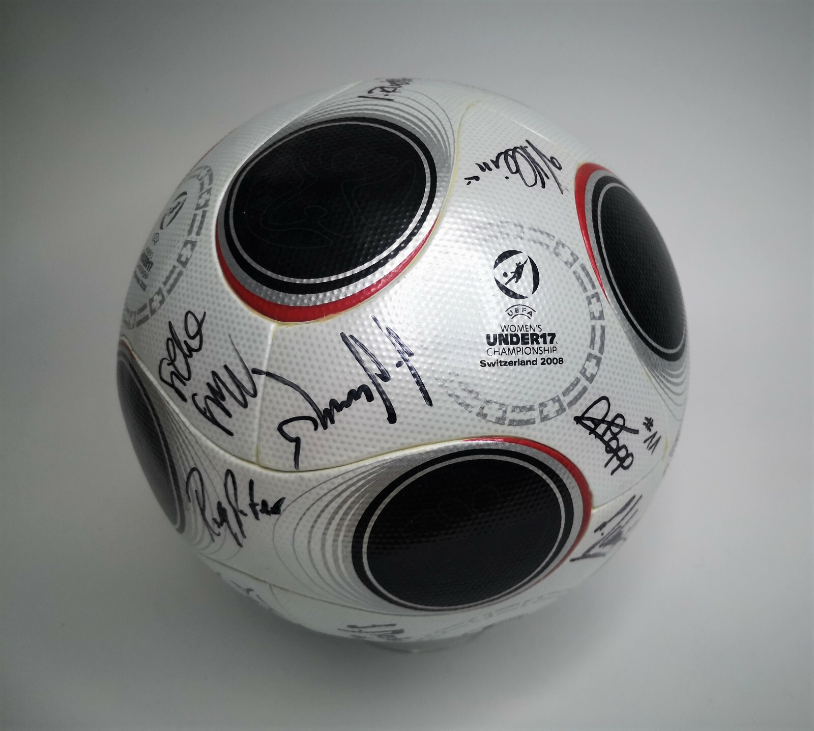 adidas Fussball Europass Women`s Under 17 CC Official matchball signed + COA