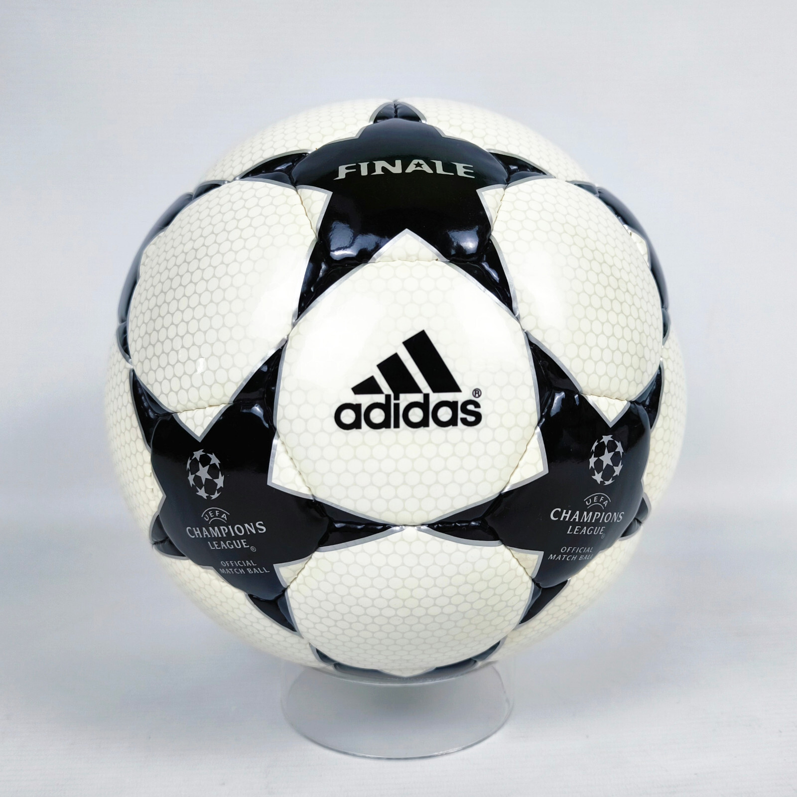 adidas Fußball Champions League Finale 2 Black Stars 2001/02 Official Matchball