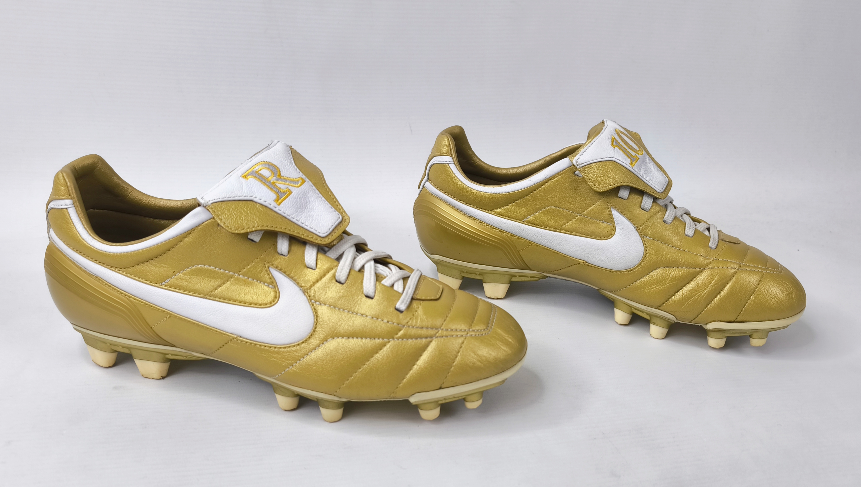 Nike Tiempo R10 Ronaldinho Fussball Schuhe EUR 42 UK 7.5 Air Zoom 310113-711