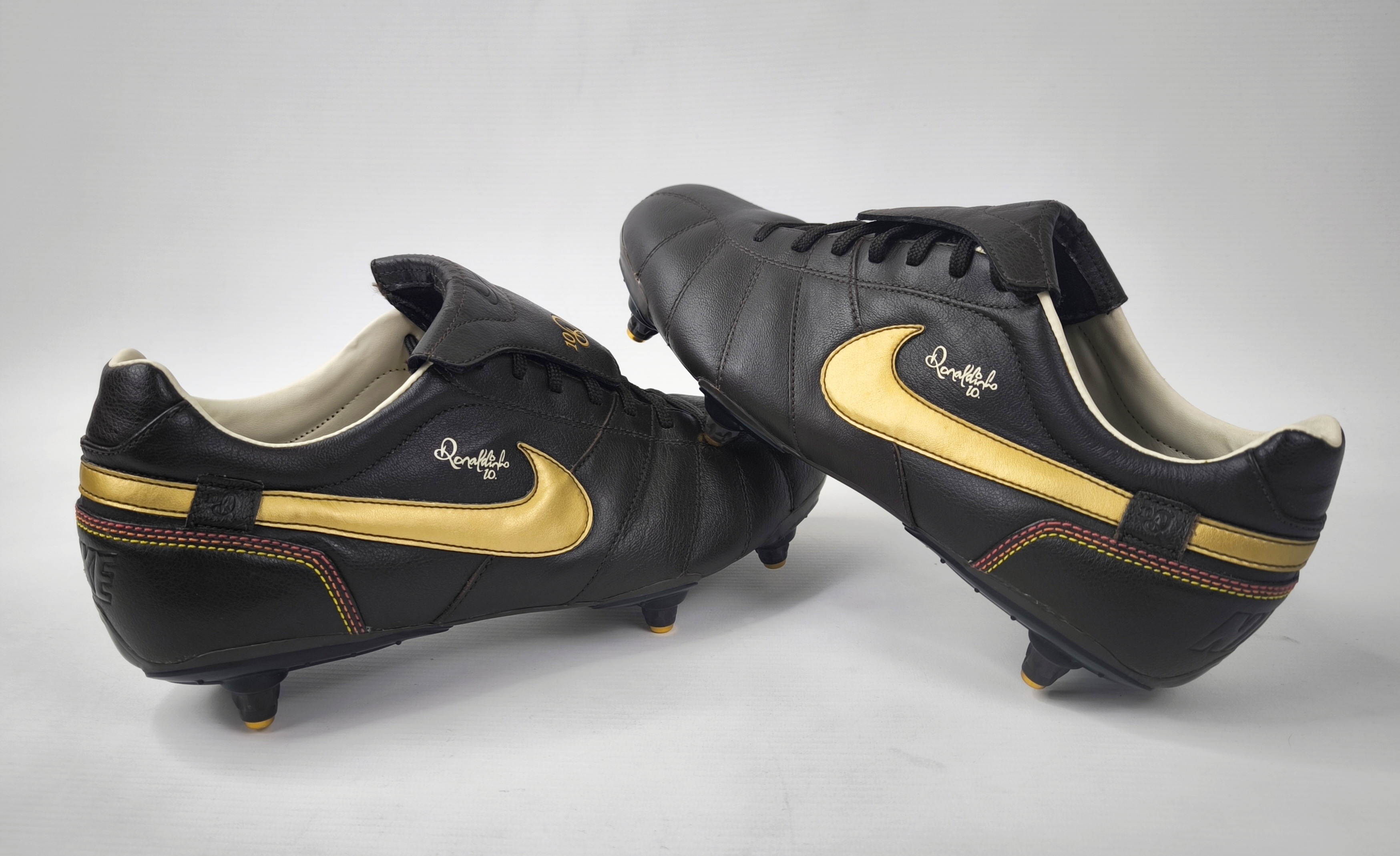 Nike Tiempo Guri SG Ronaldinho R10 2007 EUR 45 UK 10 Fussball Schuhe 315890-271