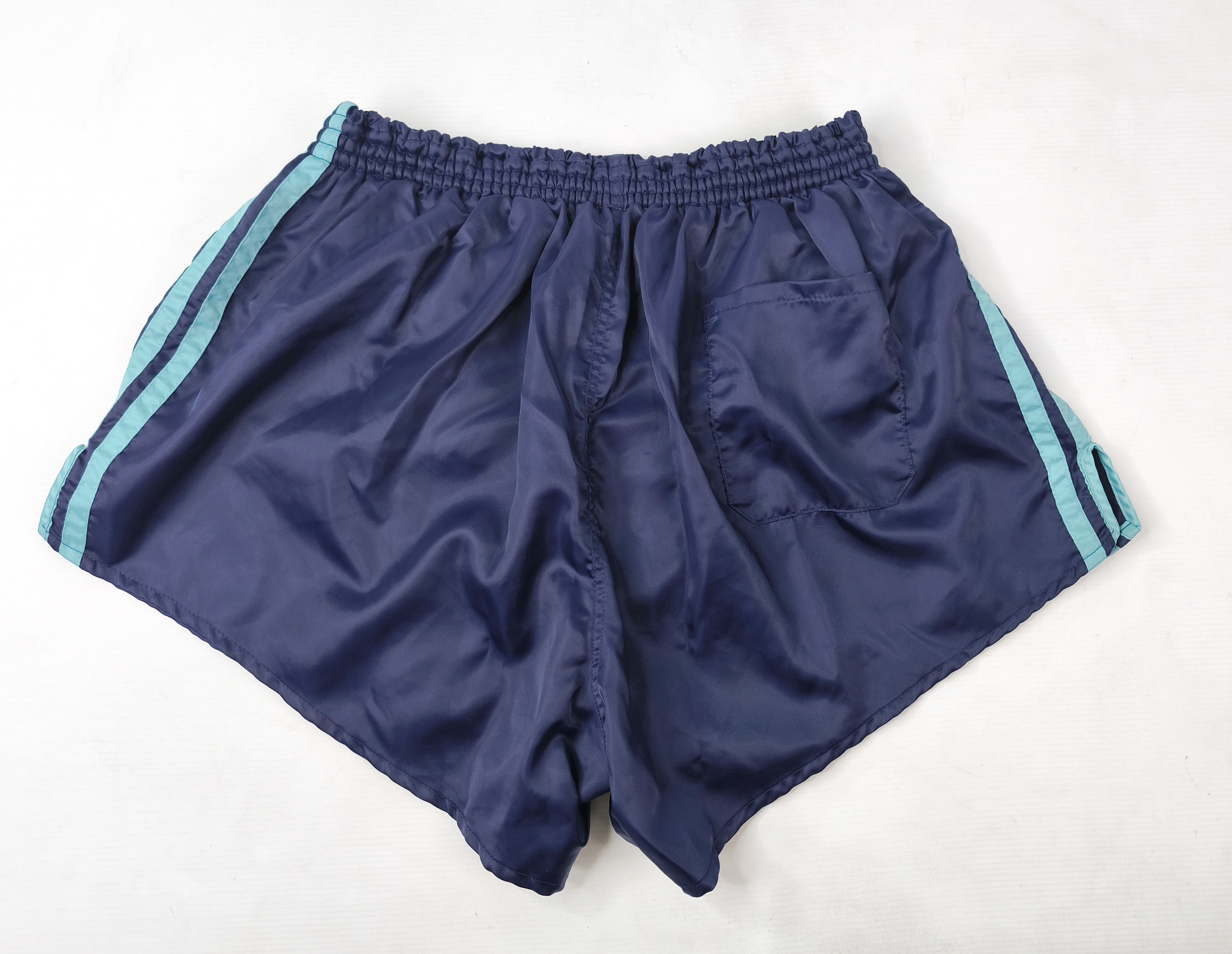 adidas Shorts Nylon Gr. D8 (XL) blau hellblau West Germany vintage Polyamid 0841