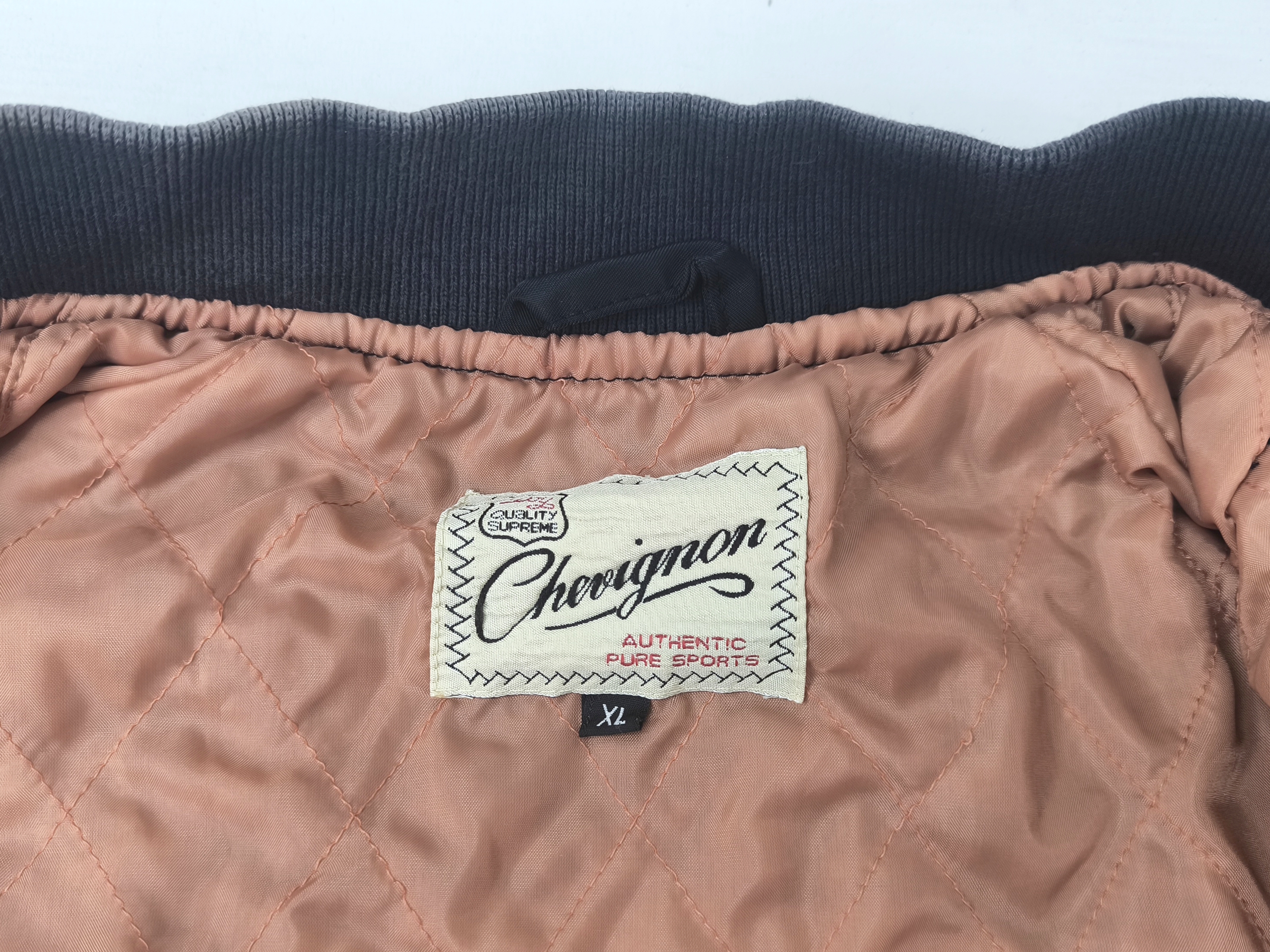 Chevignon Jacke Kern County Men`s Sports Gr. XL schwarz vintage 90s Rückenlogo