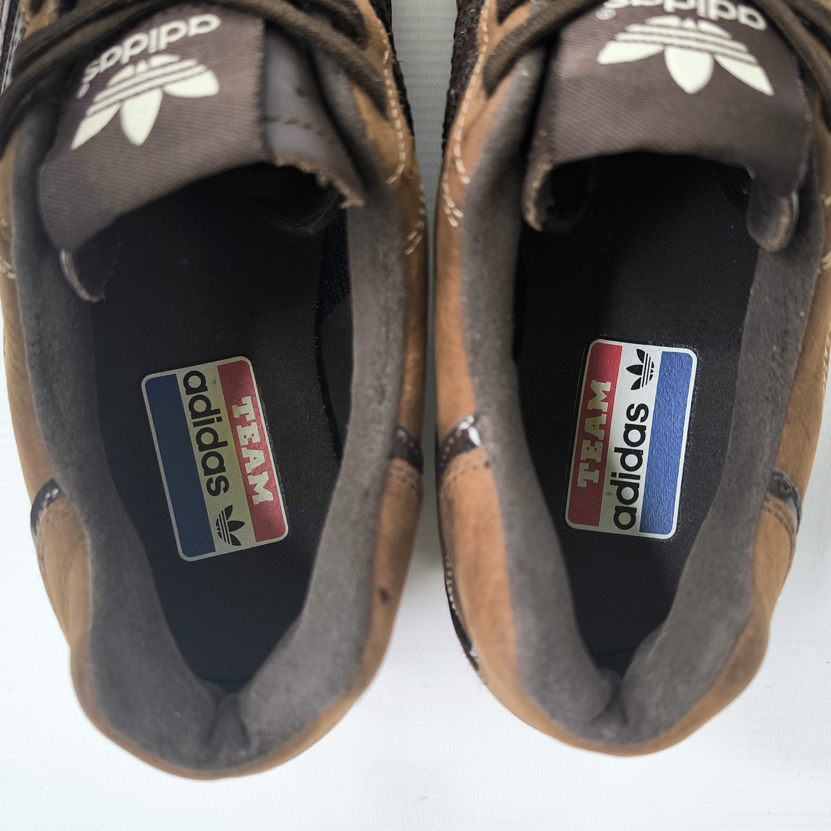 adidas Adi Racer Low Schuhe EUR 42 / UK 8 aus 2005 Wildleder braun 012796 neu