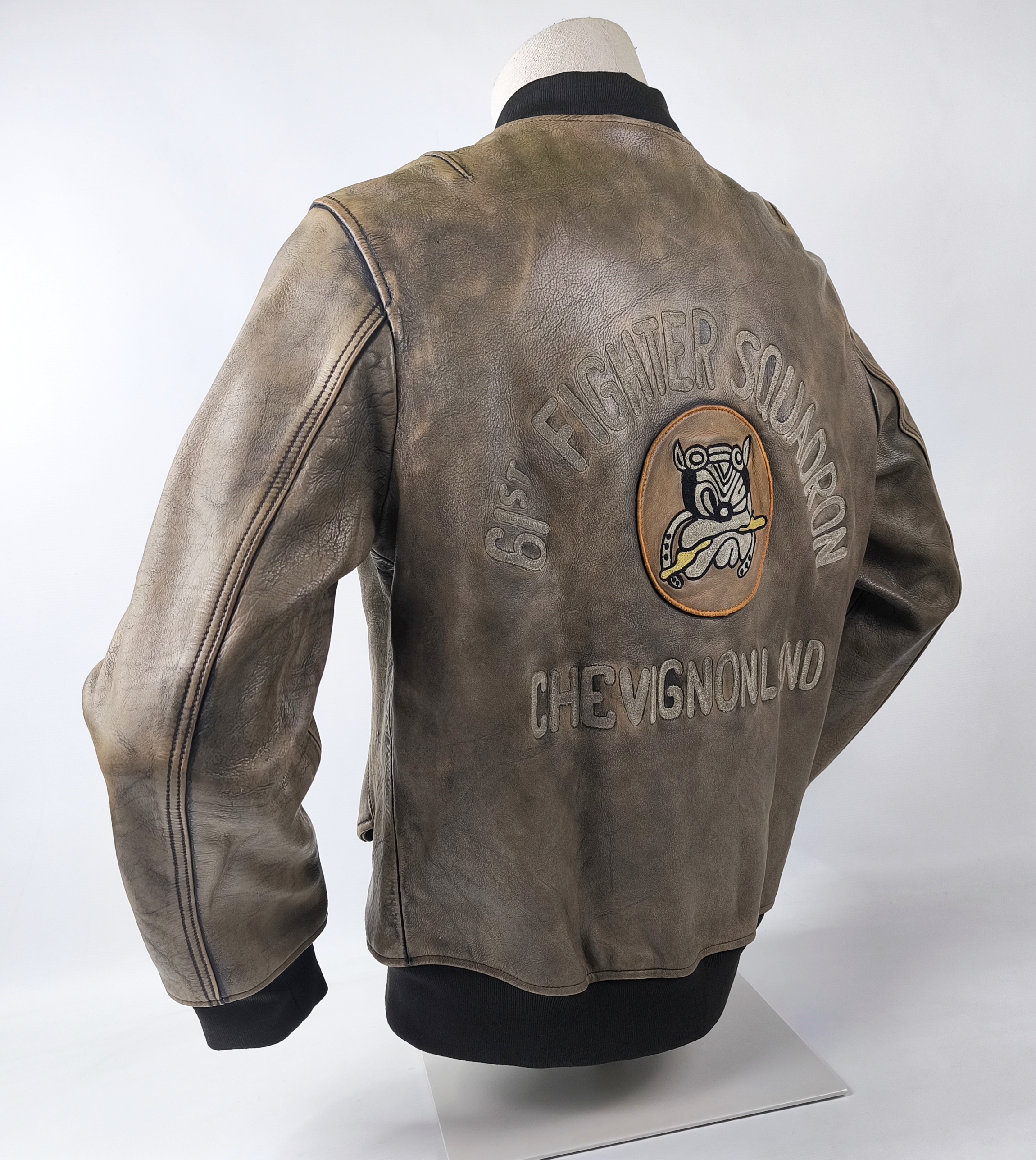 Chevignon Lederjacke 61st Squadron Gr. XL (L) braun Funny Dog Kalbsleder