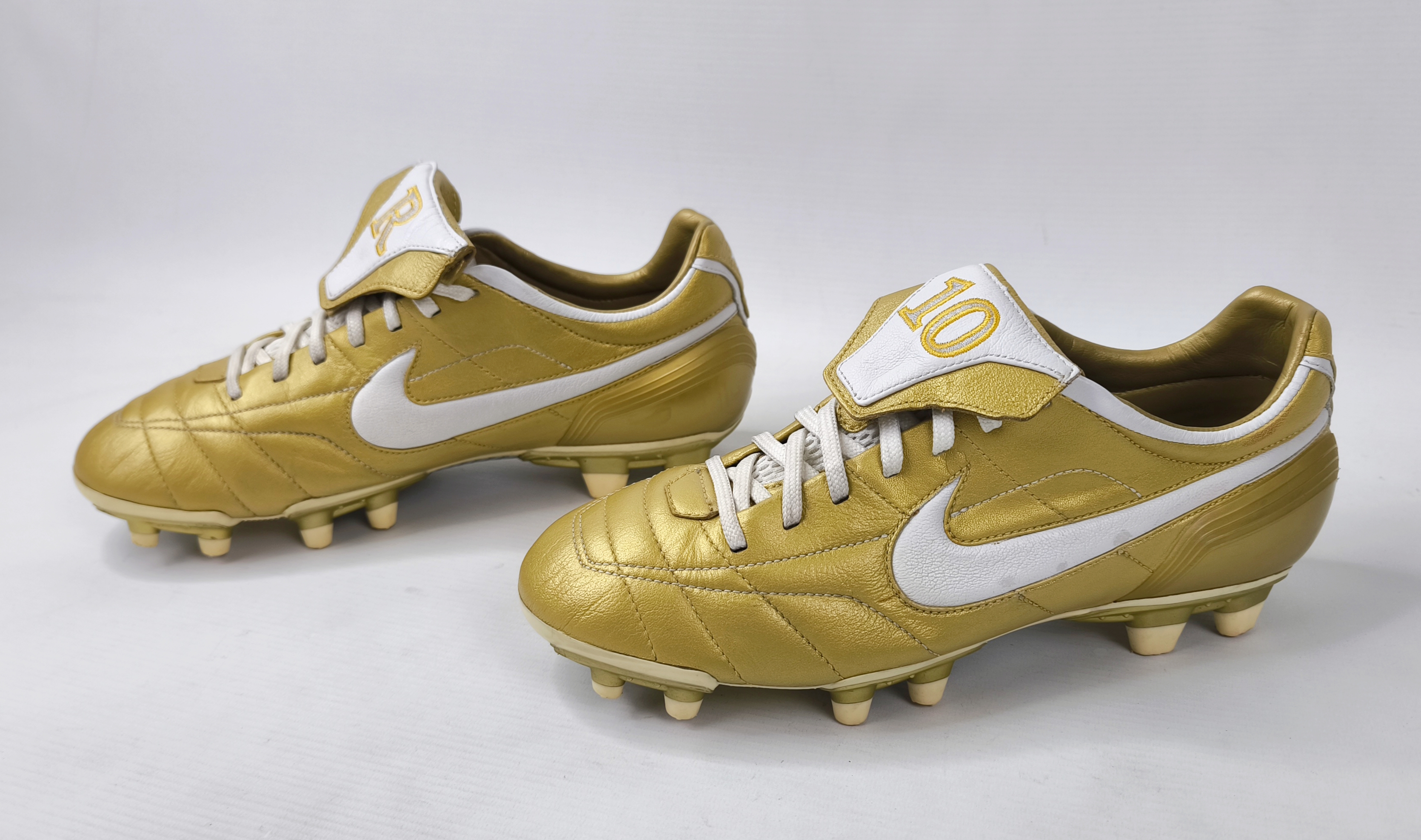 Nike Tiempo R10 Ronaldinho Fussball Schuhe EUR 42 UK 7.5 Air Zoom 310113-711