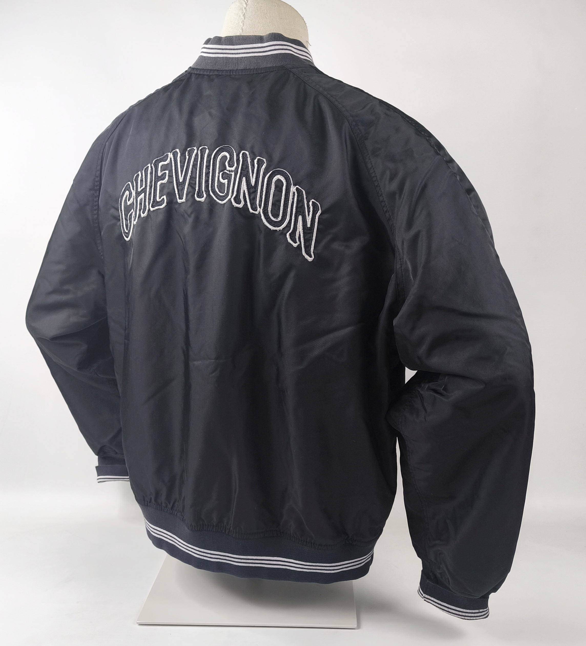 Chevignon Jacke Kern County Men`s Sports Gr. XL schwarz vintage 90s Rückenlogo