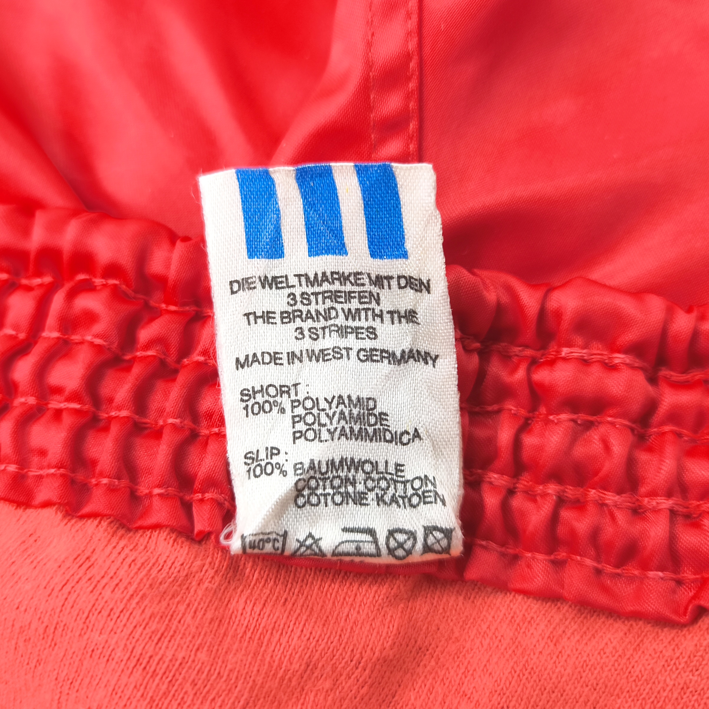 adidas Shorts Nylon Gr. D8 (XL) rot weiß West Germany vintage Polyamid sprinter