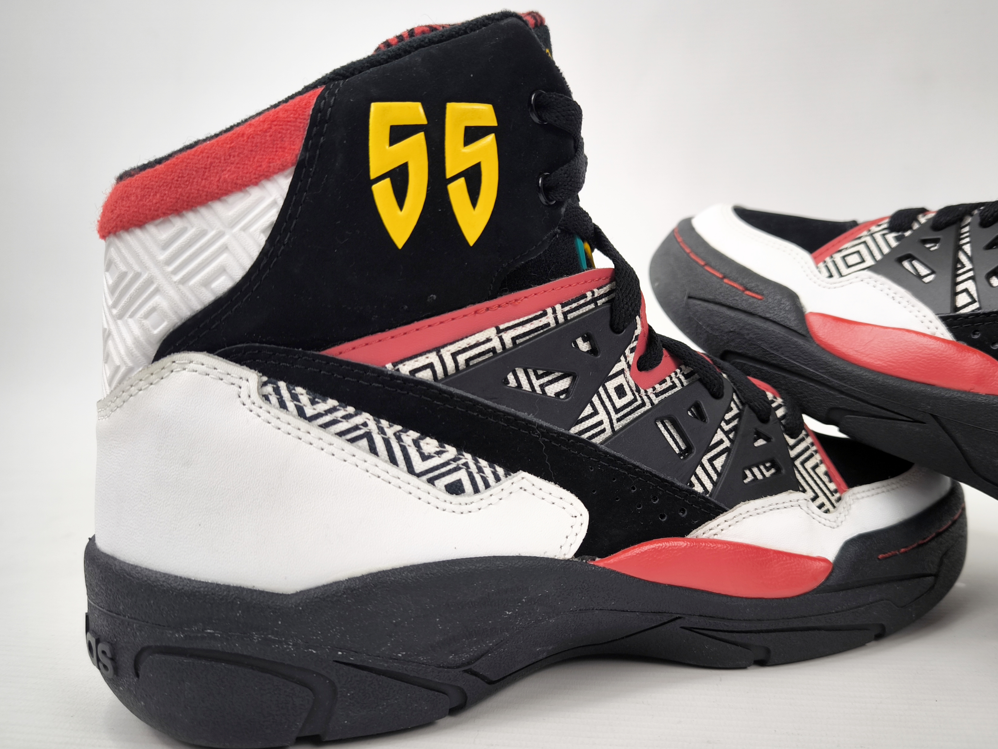adidas Mutombo 55 EUR 42 UK 8 Q33018 aus 2013 Neu und ungetragen