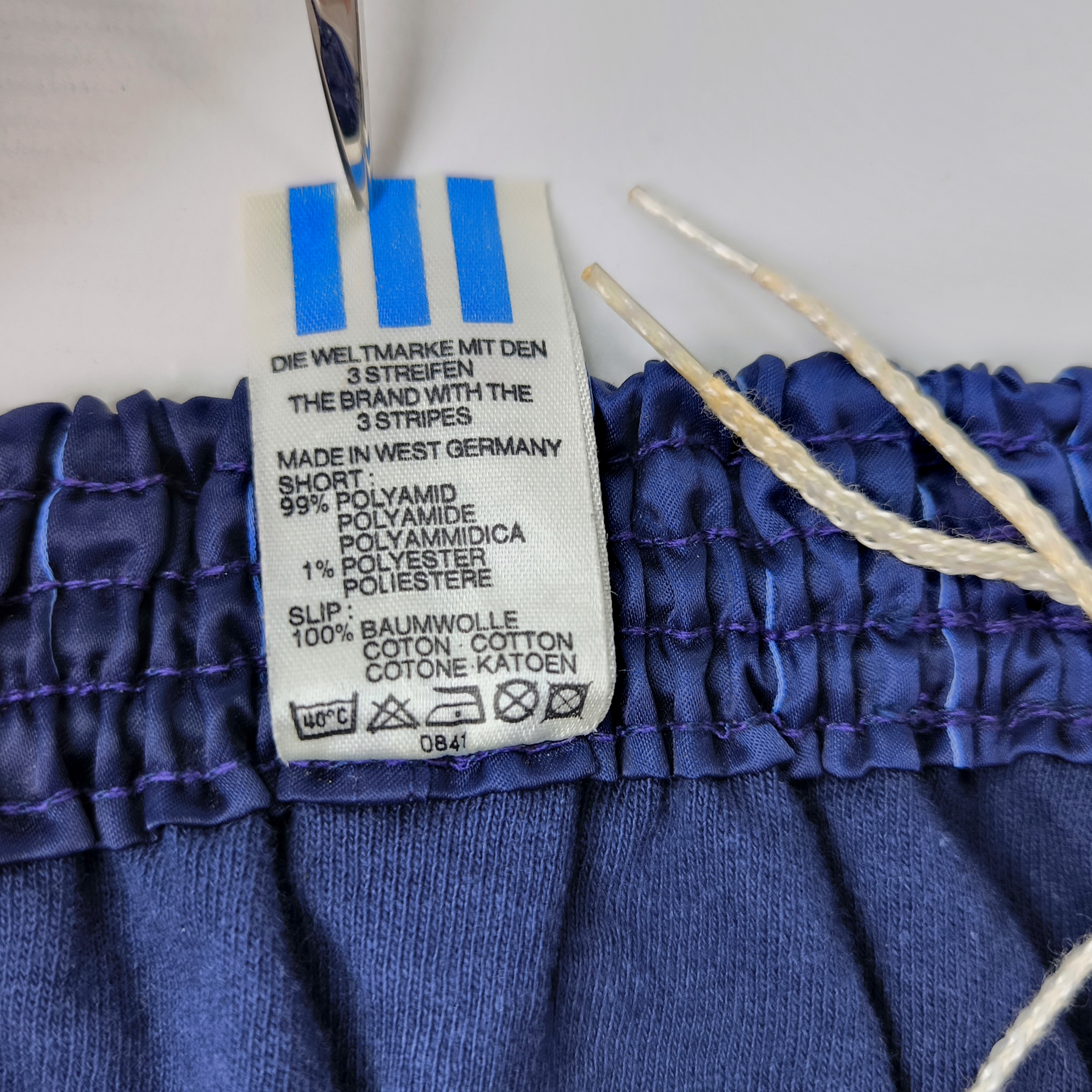 adidas Shorts Nylon Gr. D7 (L) blau hellblau West Germany vintage Polyamid 0841