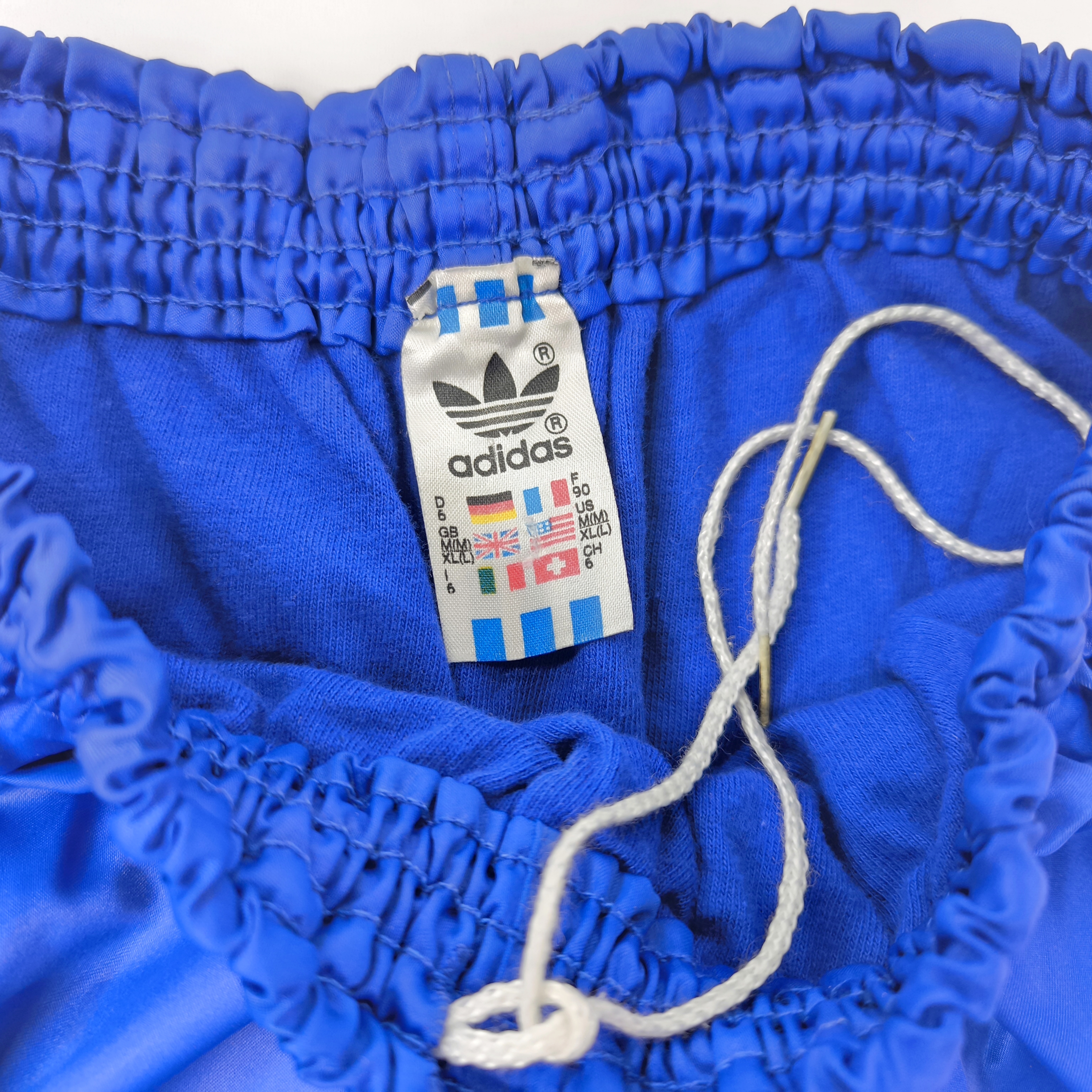 adidas Shorts Nylon Gr. D6 (M/L) blau weiß West Germany vintage Polyamid 0841