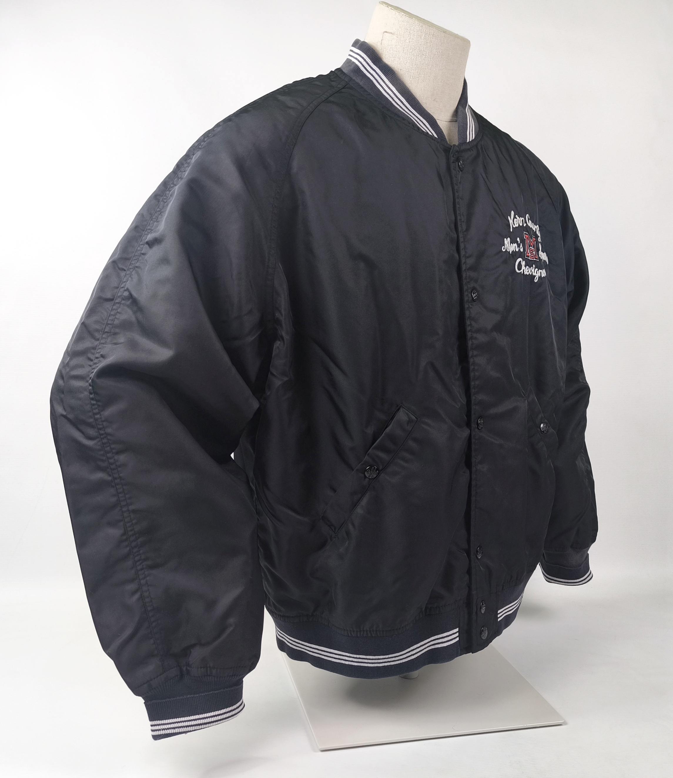 Chevignon Jacke Kern County Men`s Sports Gr. XL schwarz vintage 90s Rückenlogo