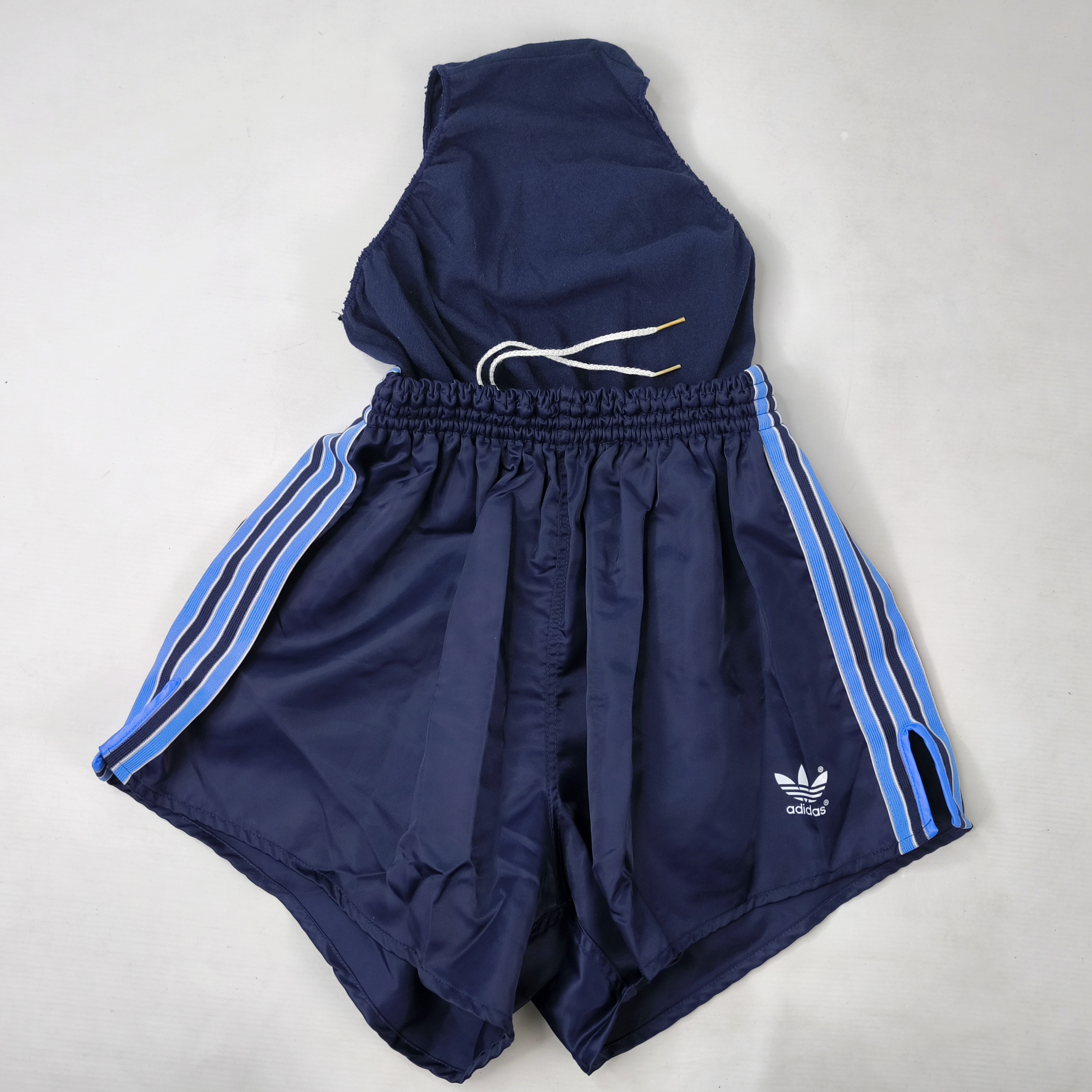 adidas Shorts Nylon Gr. D7 (L) blau hellblau West Germany vintage Polyamid 0841