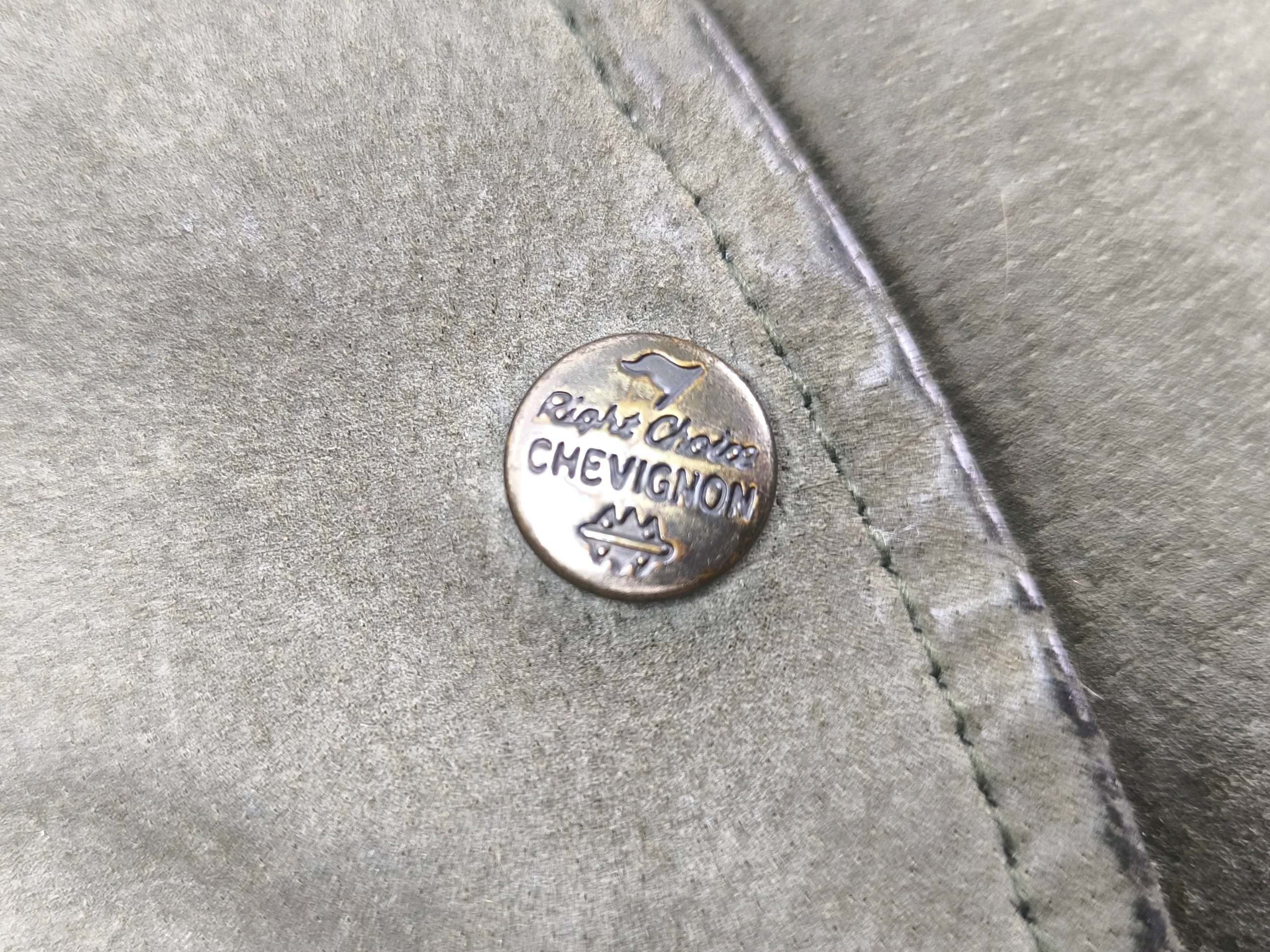 Chevignon Lederjacke grün Gr. XL (L) Wildleder Jacke vintage 90s Logo vorn