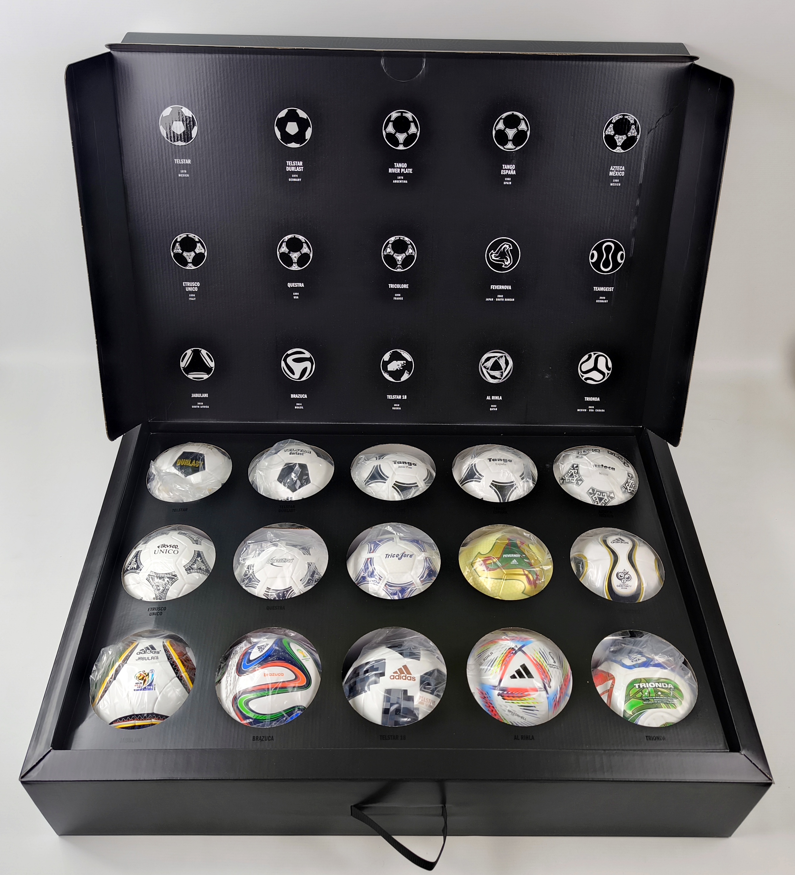 adidas World Cup Historical Miniball Set Fußball WM 1970-2026 JN2093 Neu in Box