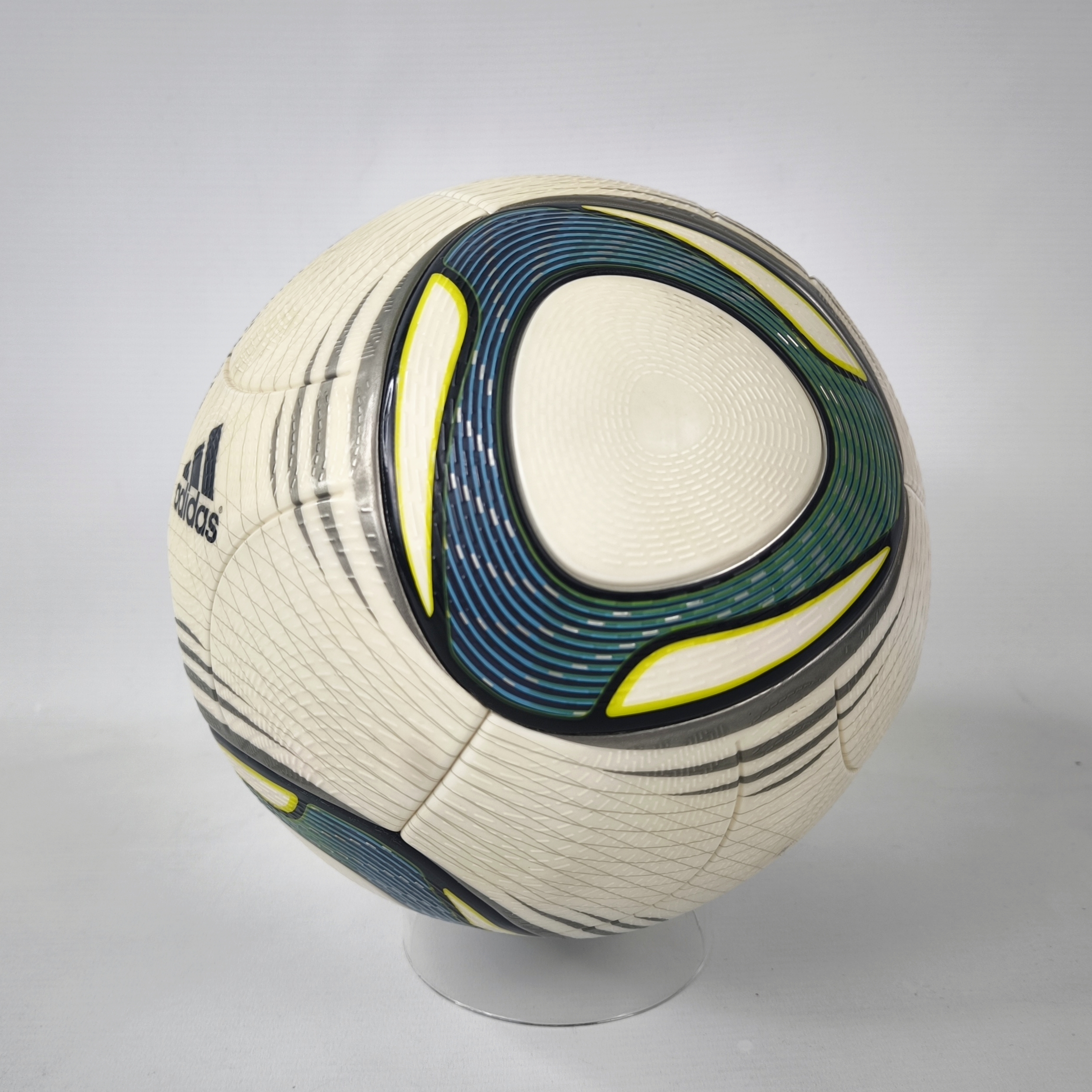 adidas Fußball Speedcell 2011 Official Matchball V42357 unbespielt