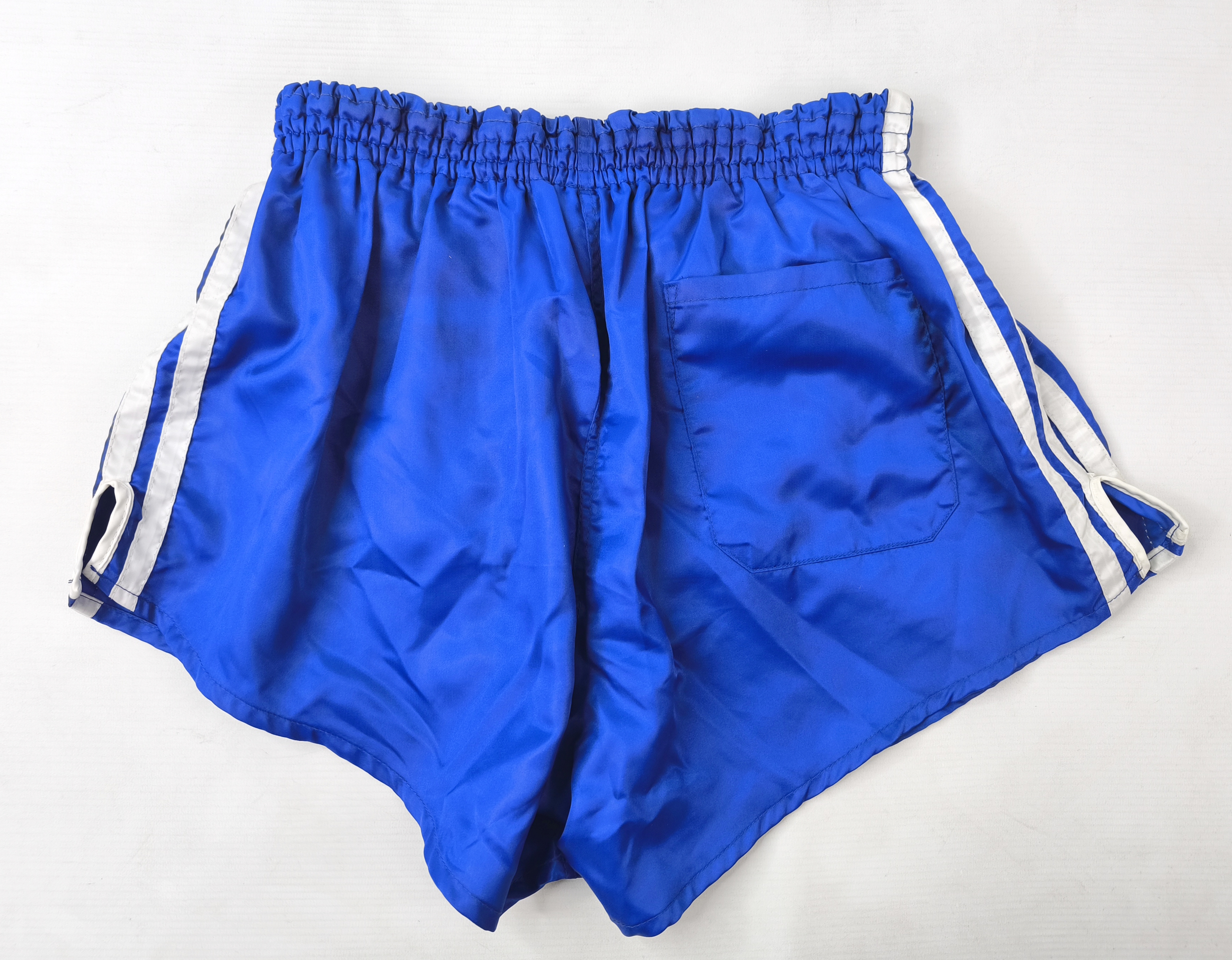 adidas Shorts Nylon Gr. D6 (M/L) blau weiß West Germany vintage Polyamid 0841