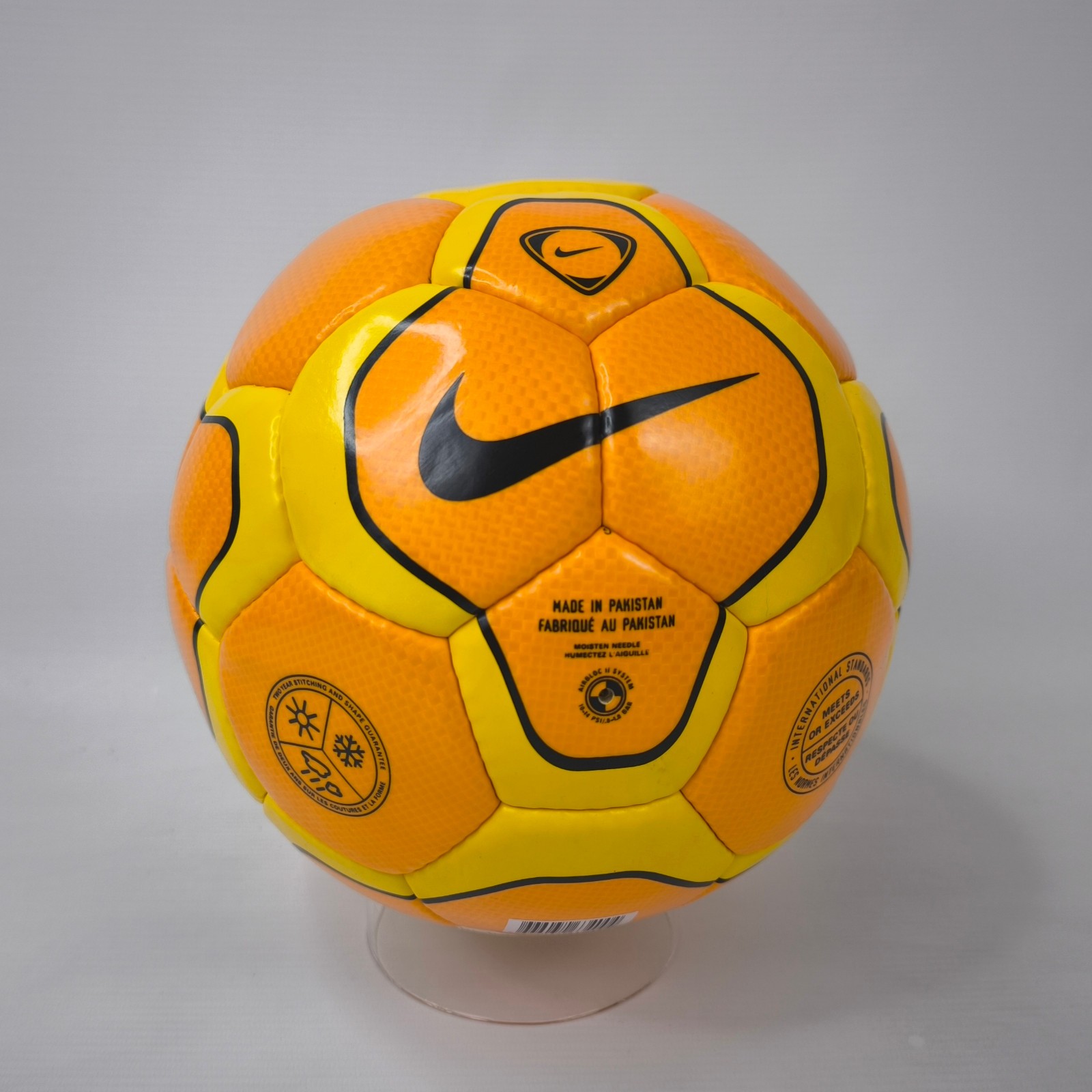 Nike Fußball orange etwa aus 2003/04 Matchball Merlin reflective Geo