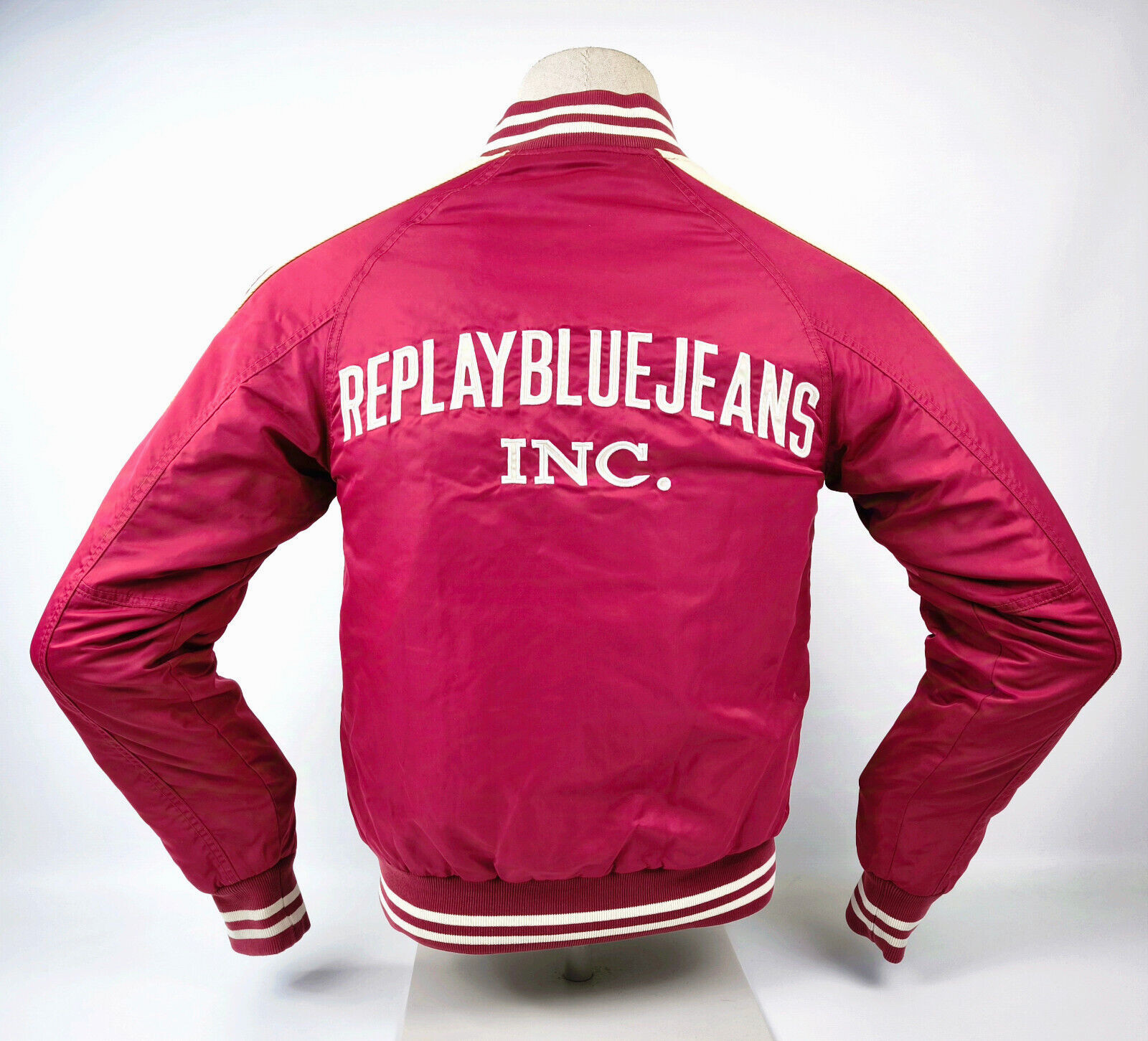 Jacke von Replay 23 rot Gr. L großes Rückenlogo