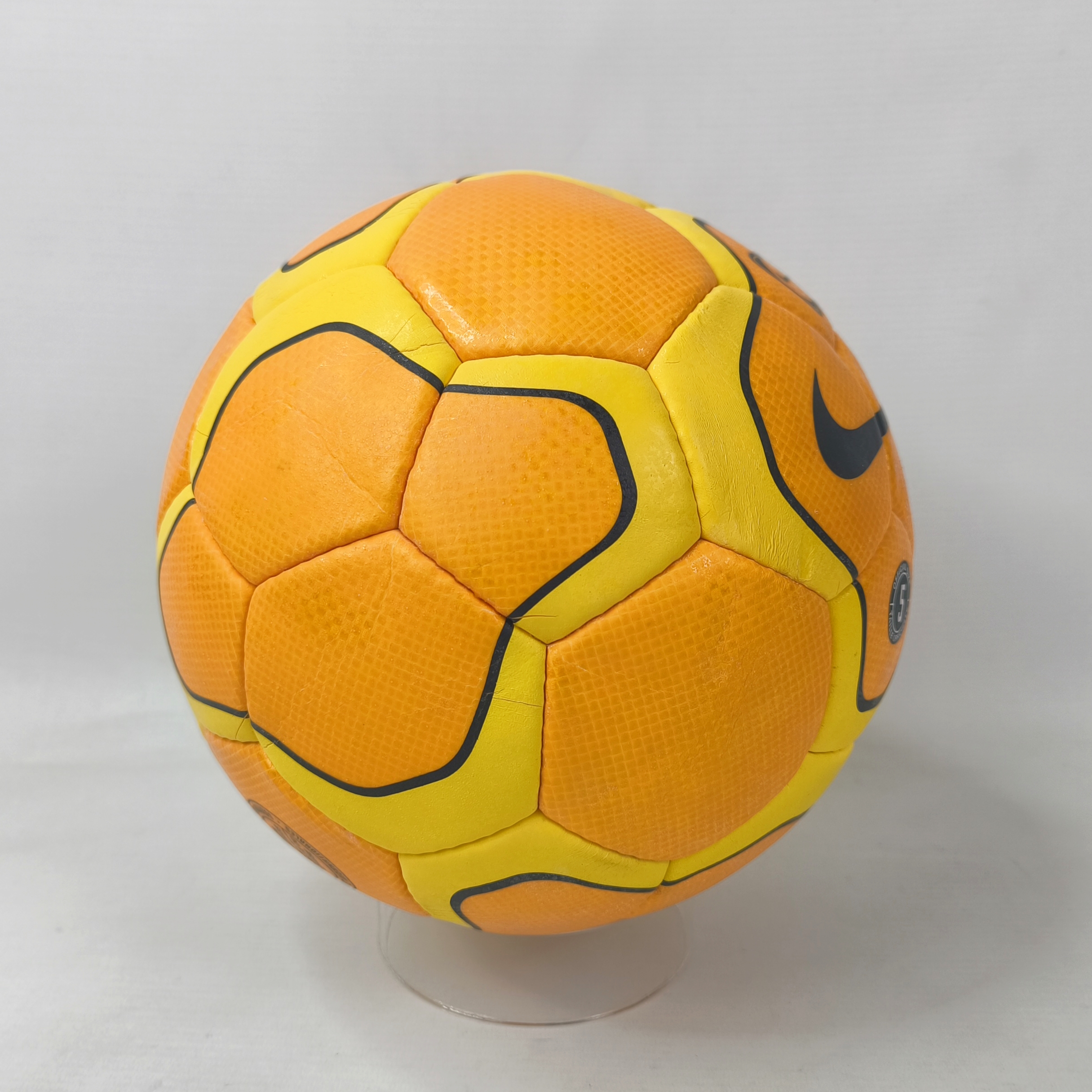 Nike Fußball orange etwa aus 2003/04 Matchball Merlin reflective Geo