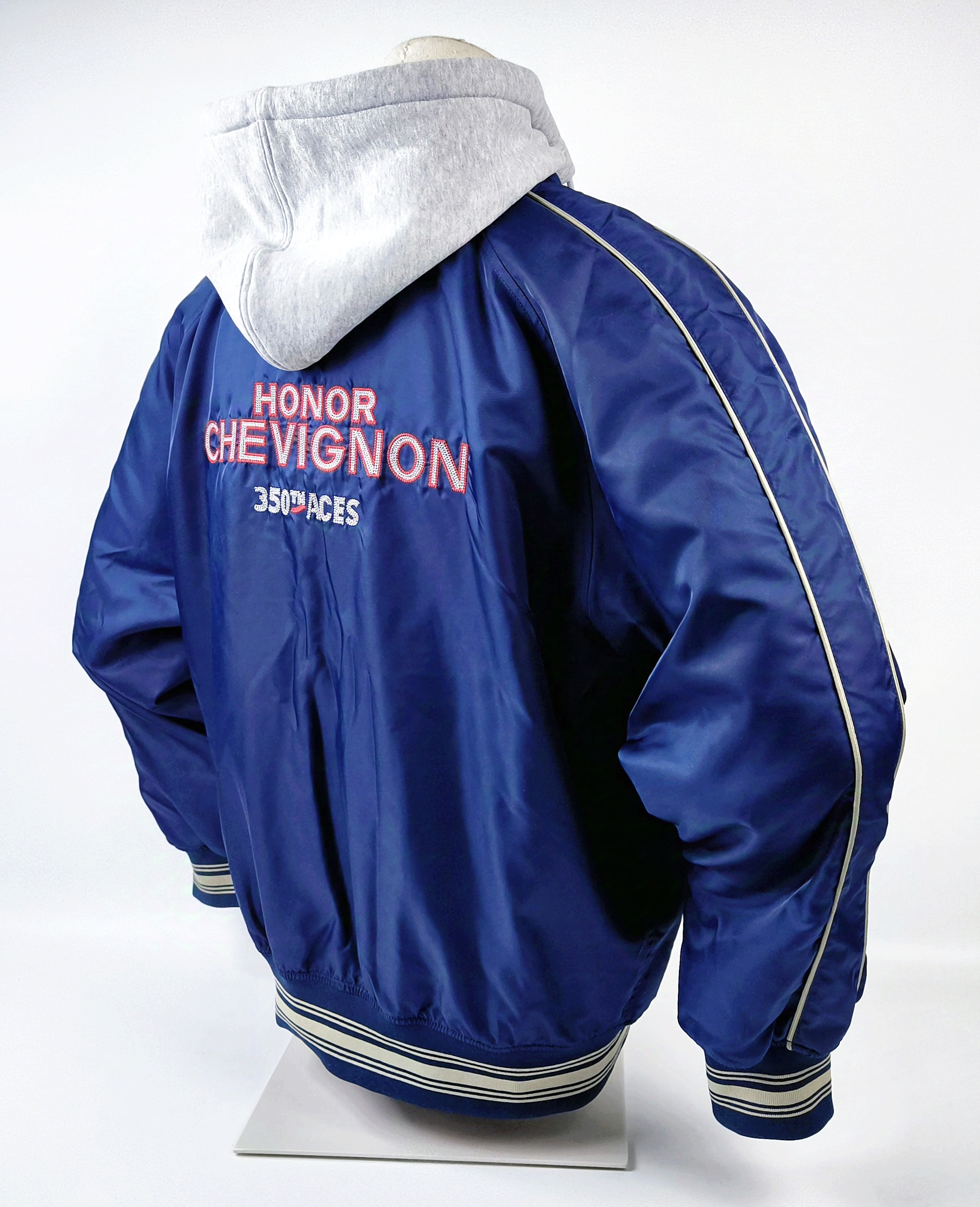 Chevignon Jacke Honor 350TH Aces blau Gr. M (L) mit abnehmbarer Sweat Kapuze
