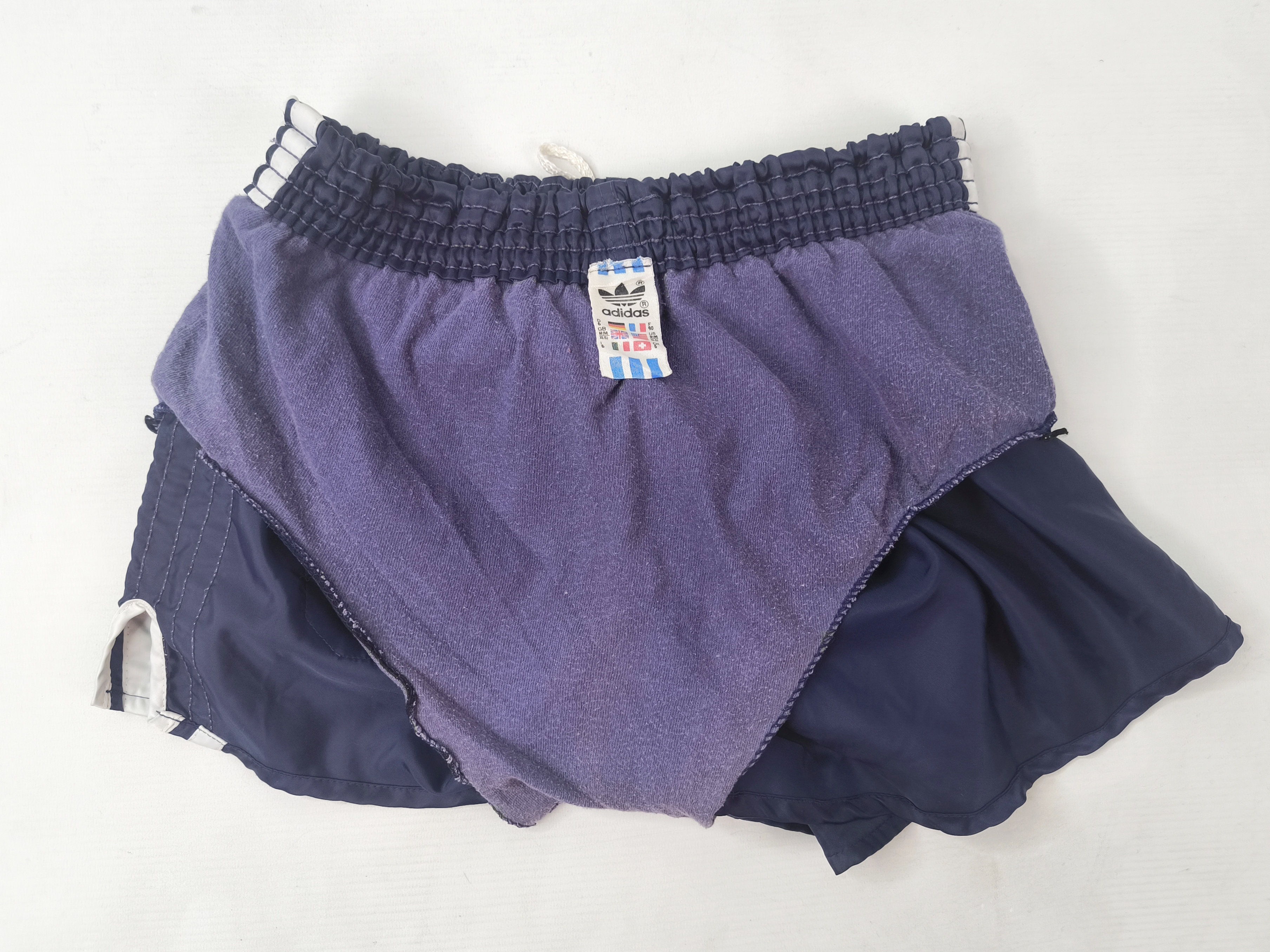 adidas Shorts Nylon Gr. D6 (M) blau weiß West Germany vintage Polyamid 0841