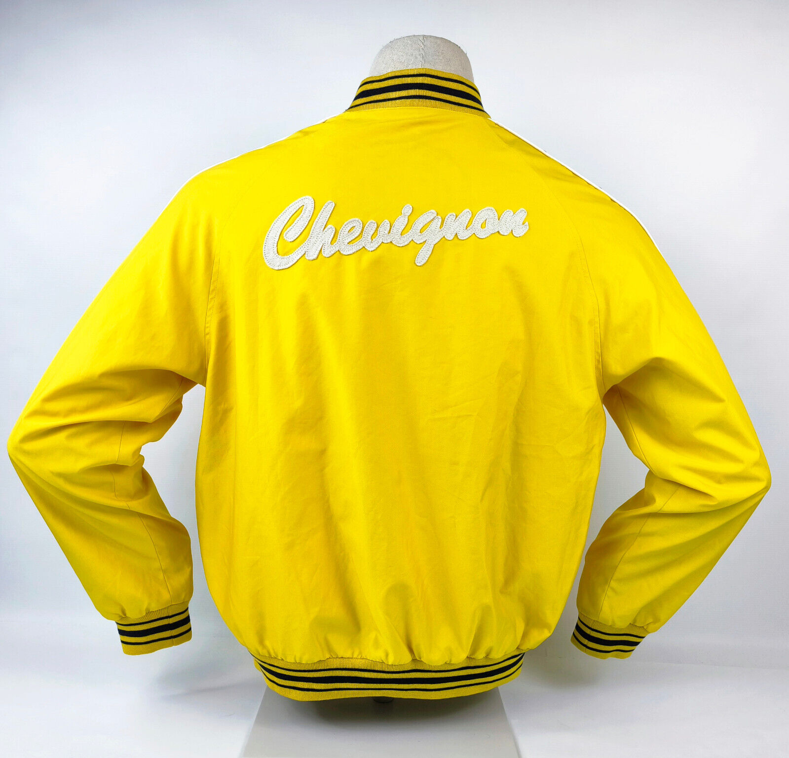 Chevignon Jacke 57 gelb Gr. L großes Rückenlogo