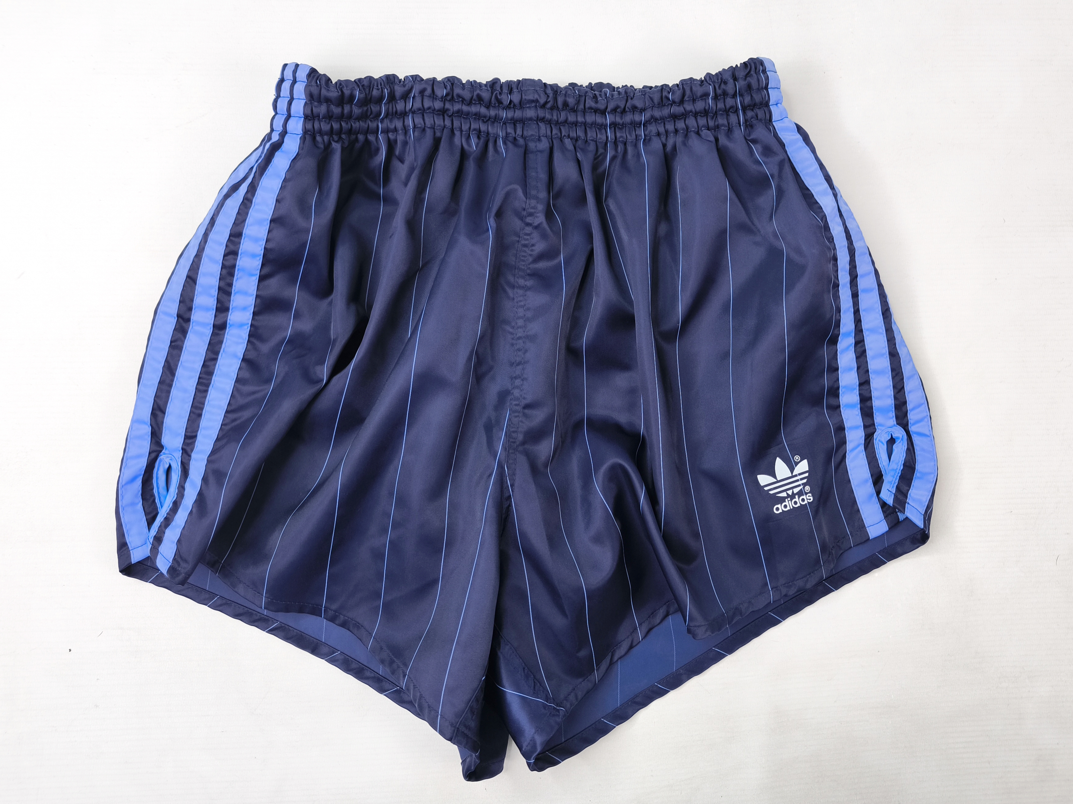 adidas Shorts Nylon Gr. D7 (L) blau hellblau West Germany vintage Polyamid 0841