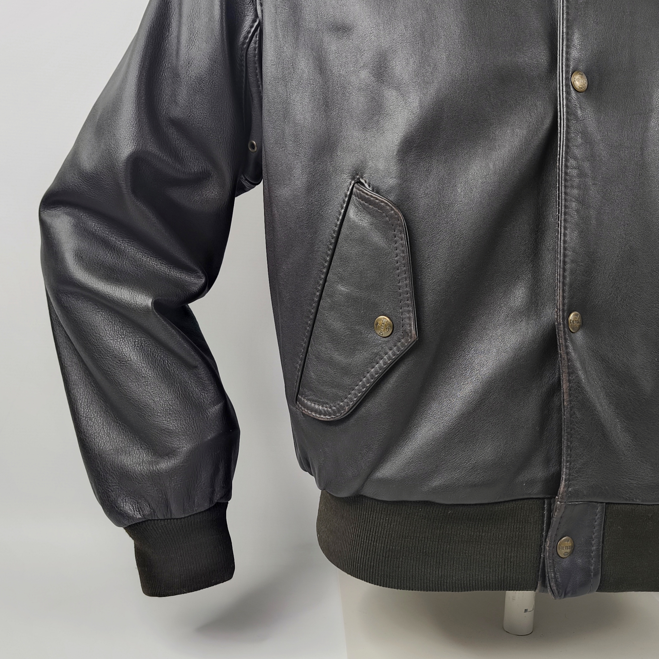 Chevignon Lederjacke Port Avion Gr. M dunkelbraun (fast schwarz) vintage Porte
