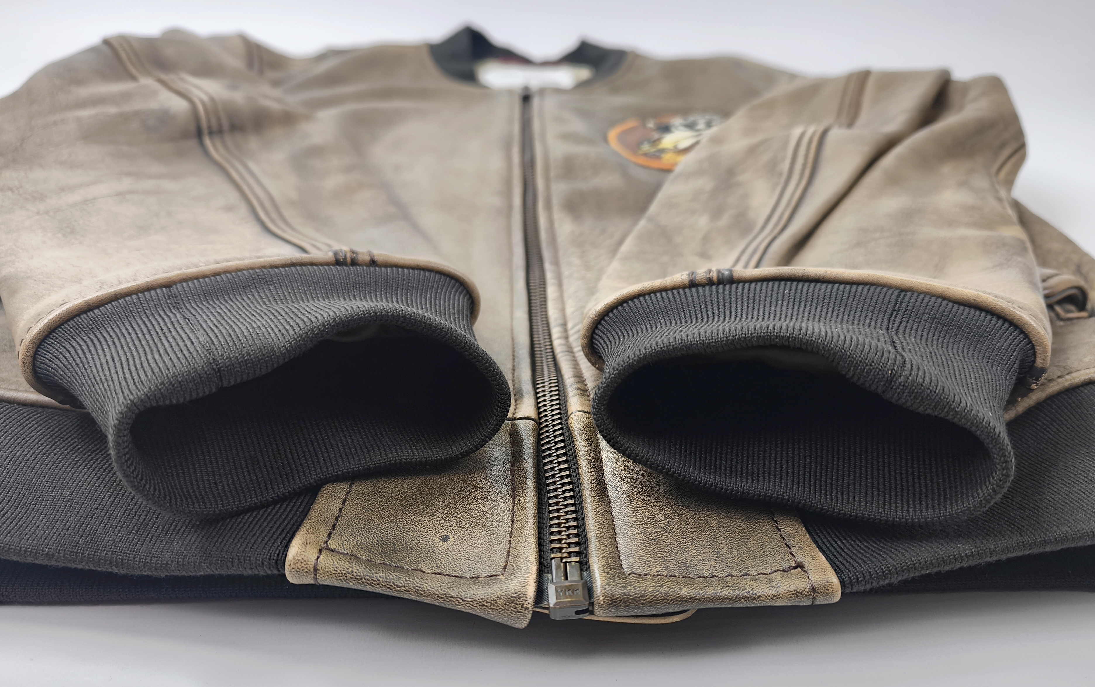 Chevignon Lederjacke 61st Squadron Gr. XL (L) braun Funny Dog Kalbsleder
