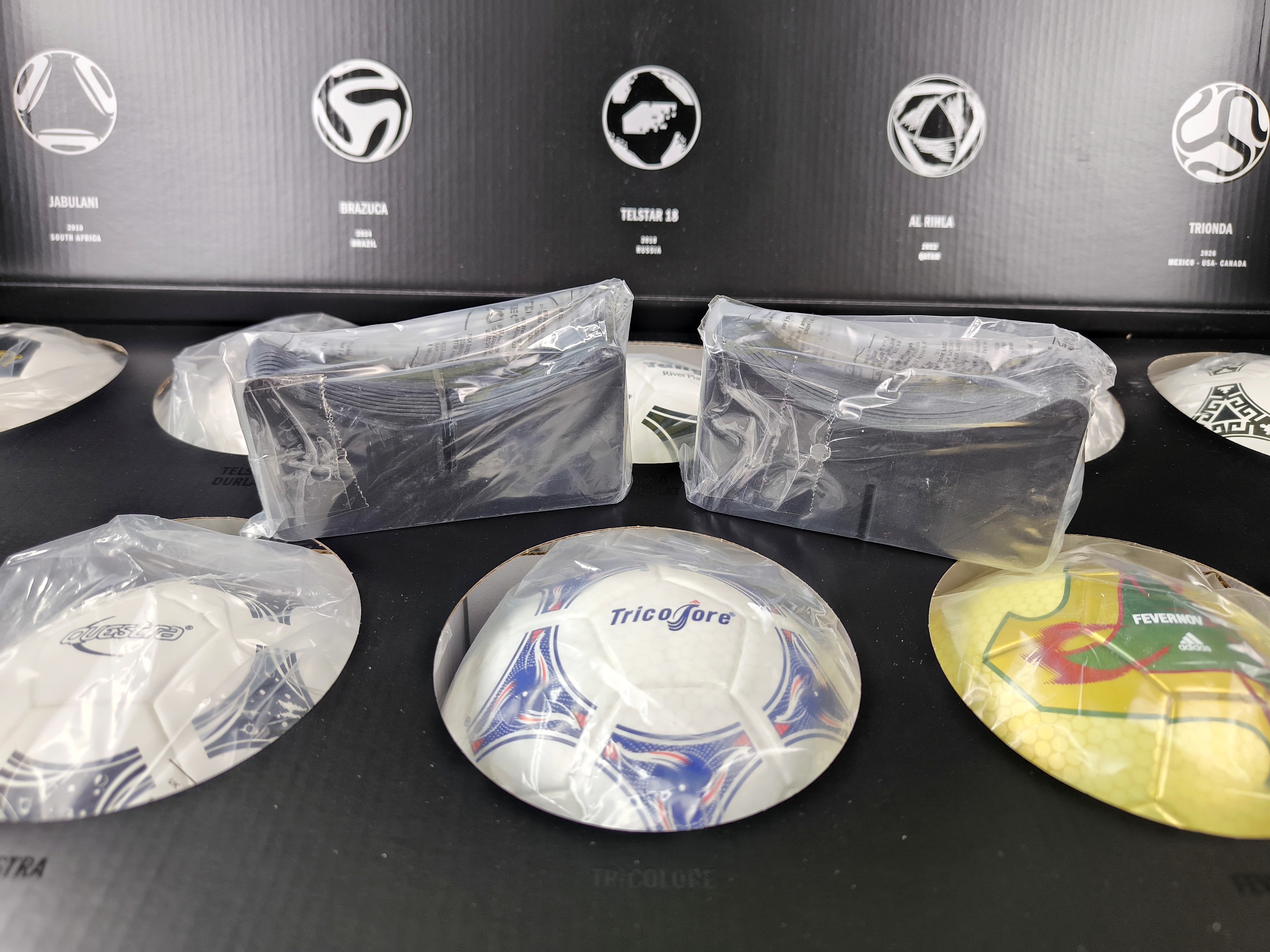 adidas World Cup Historical Miniball Set Fußball WM 1970-2026 JN2093 Neu in Box