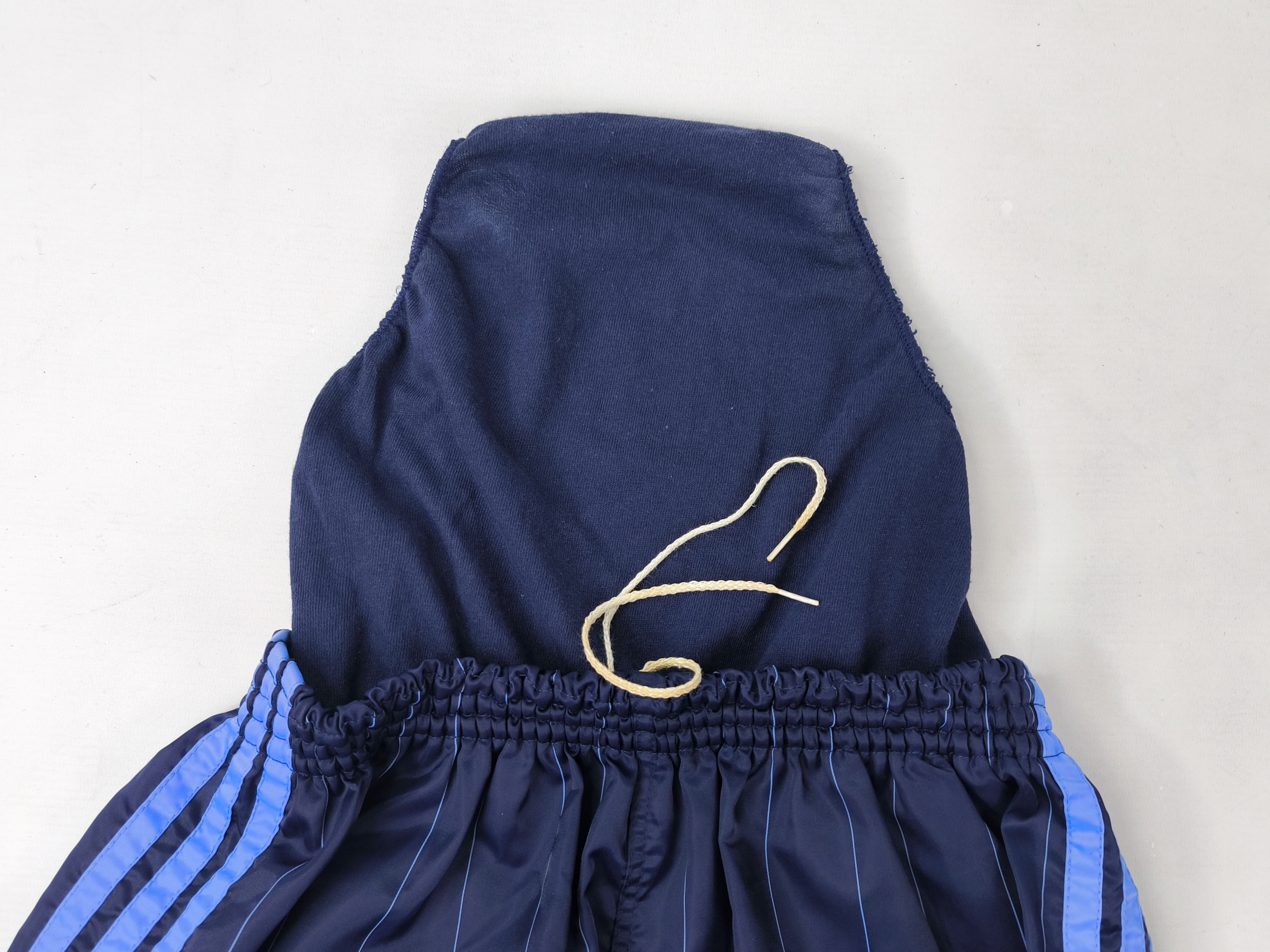 adidas Shorts Nylon Gr. D7 (L) blau hellblau West Germany vintage Polyamid 0841