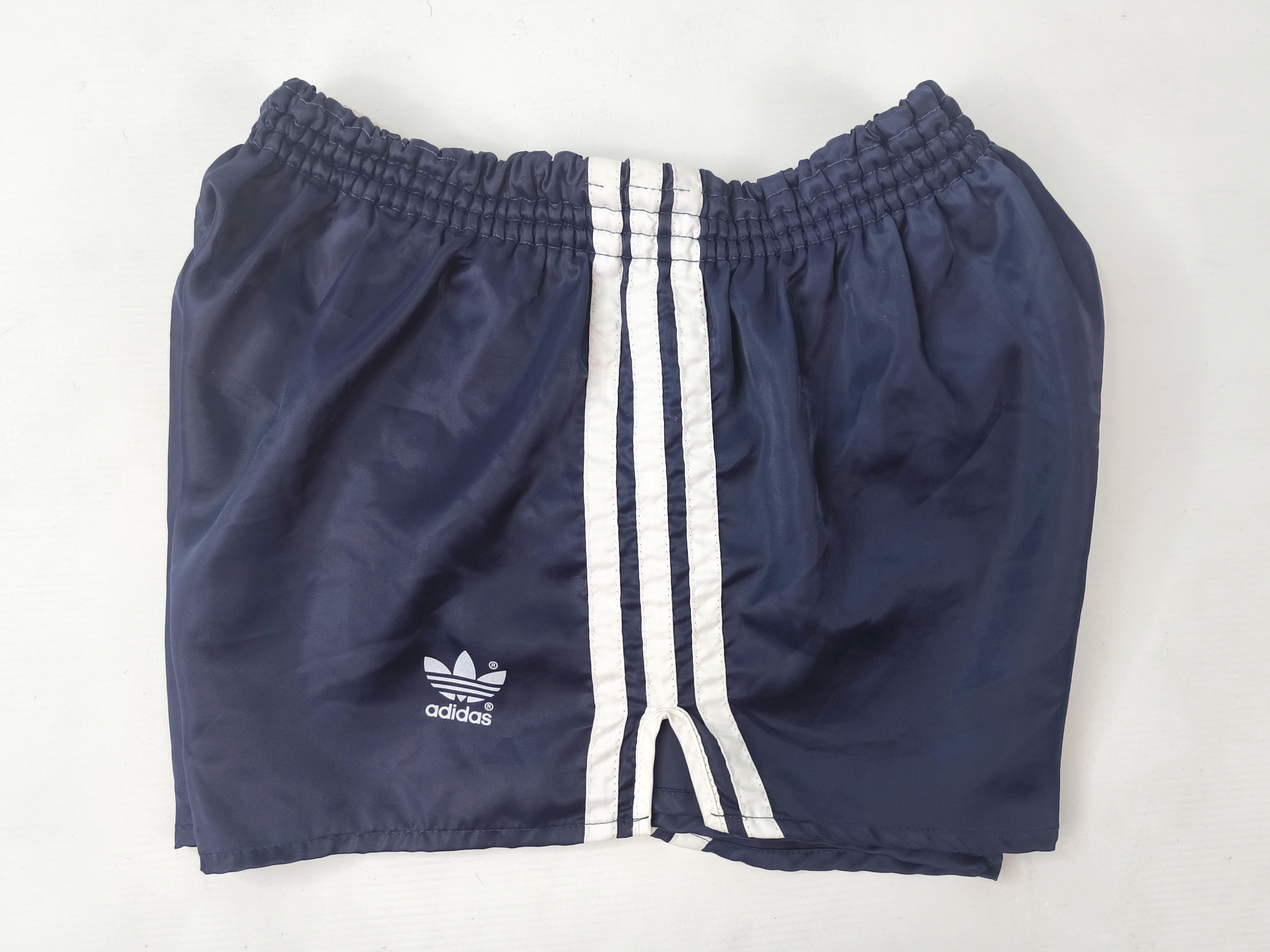 adidas Shorts Nylon Gr. D6 (M) blau weiß West Germany vintage Polyamid 0841