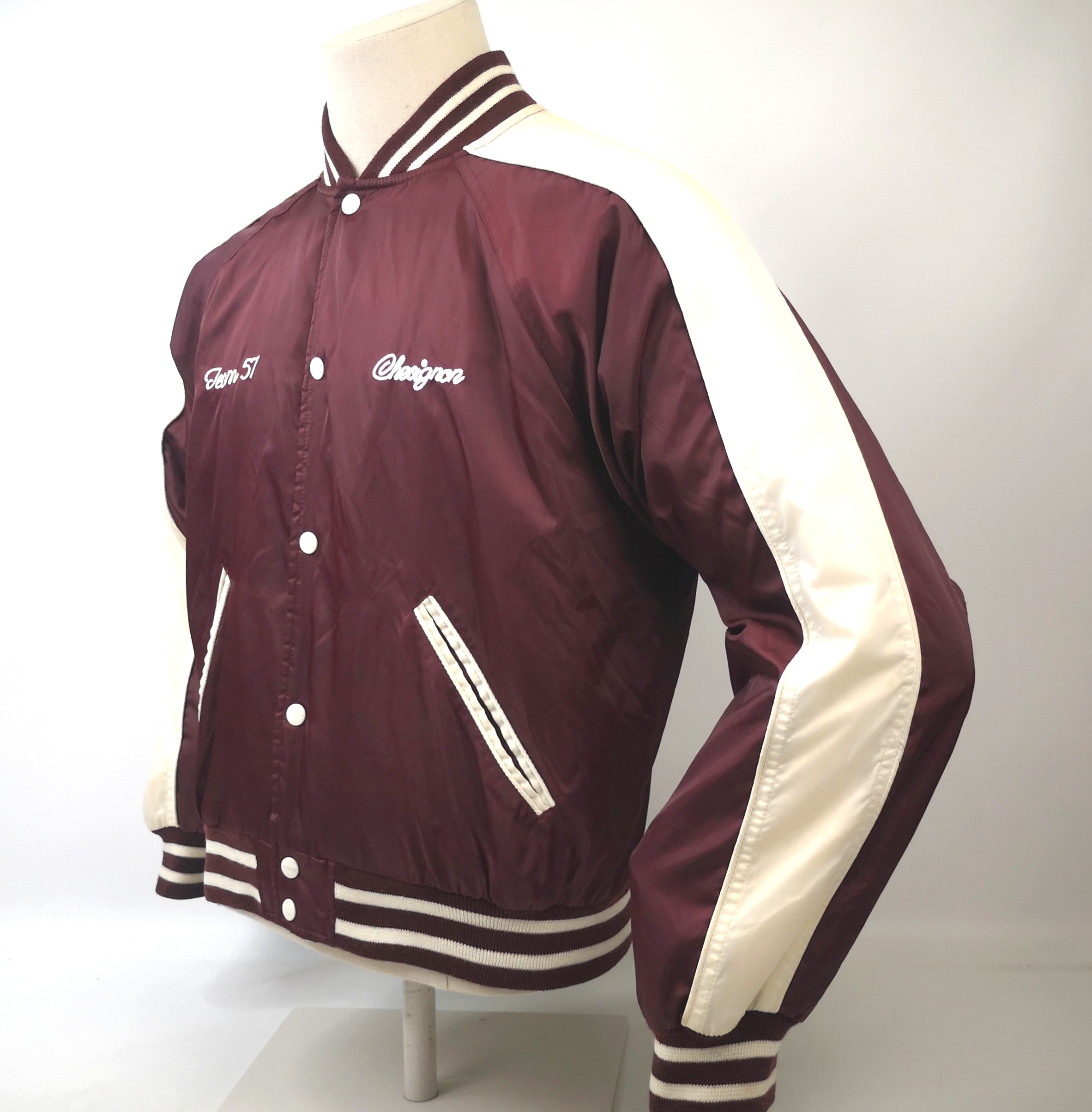 Chevignon Sport Jacke Team 57 weinrot bordeaux Gr. M großes Rückenlogo