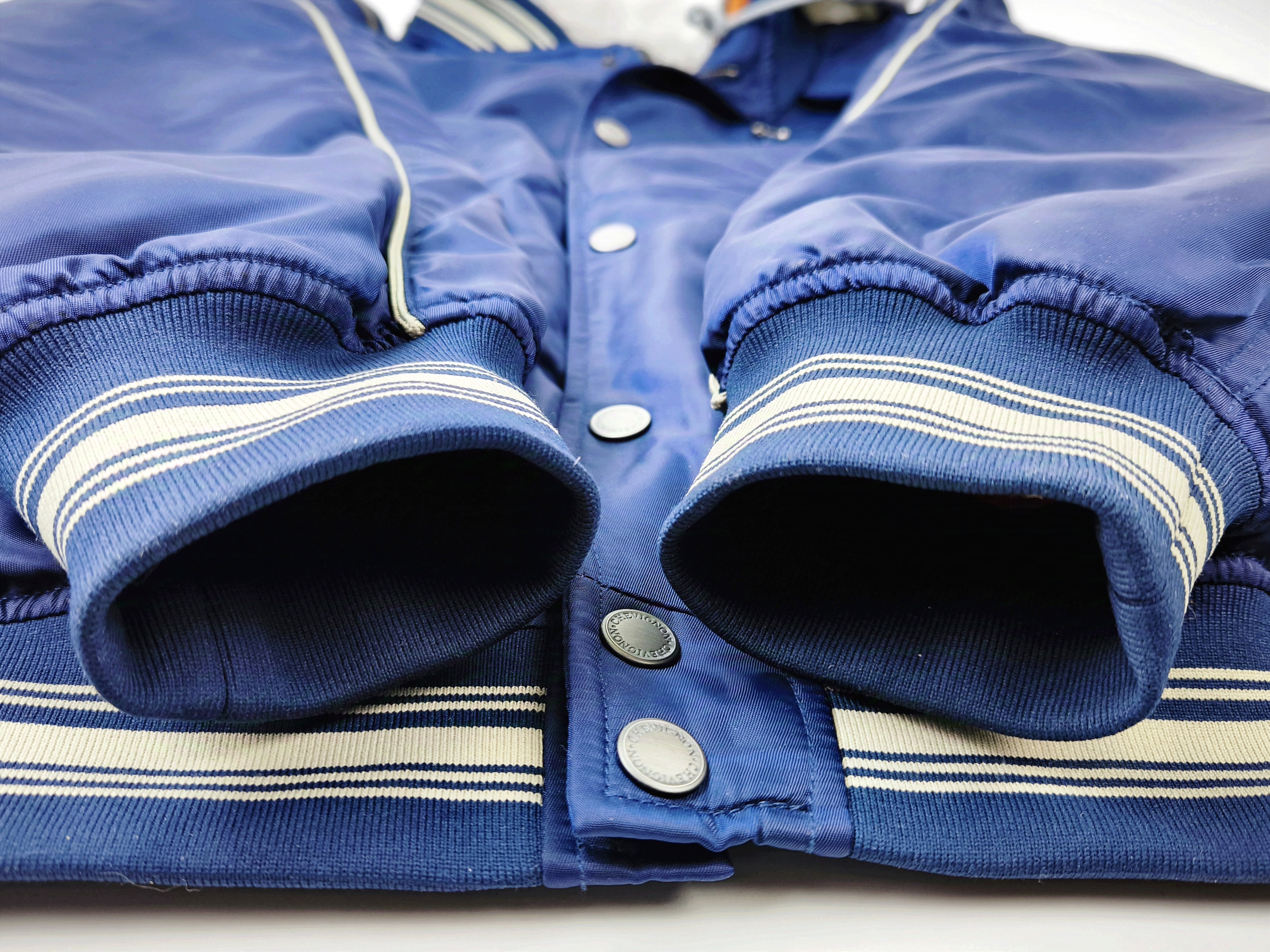 Chevignon Jacke Honor 350TH Aces blau Gr. M (L) mit abnehmbarer Sweat Kapuze