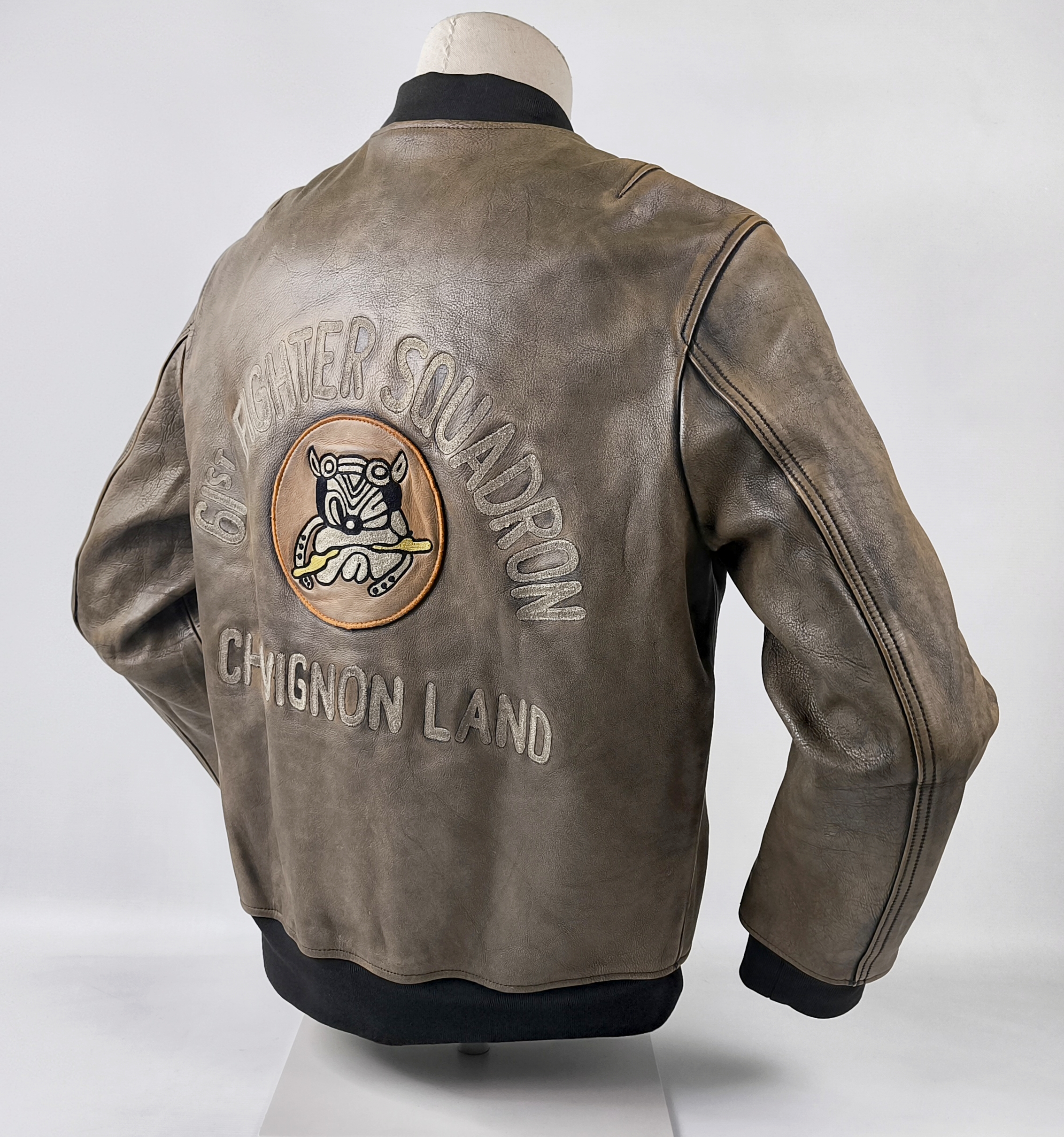 Chevignon Lederjacke 61st Squadron Gr. XL (L) braun Funny Dog Kalbsleder
