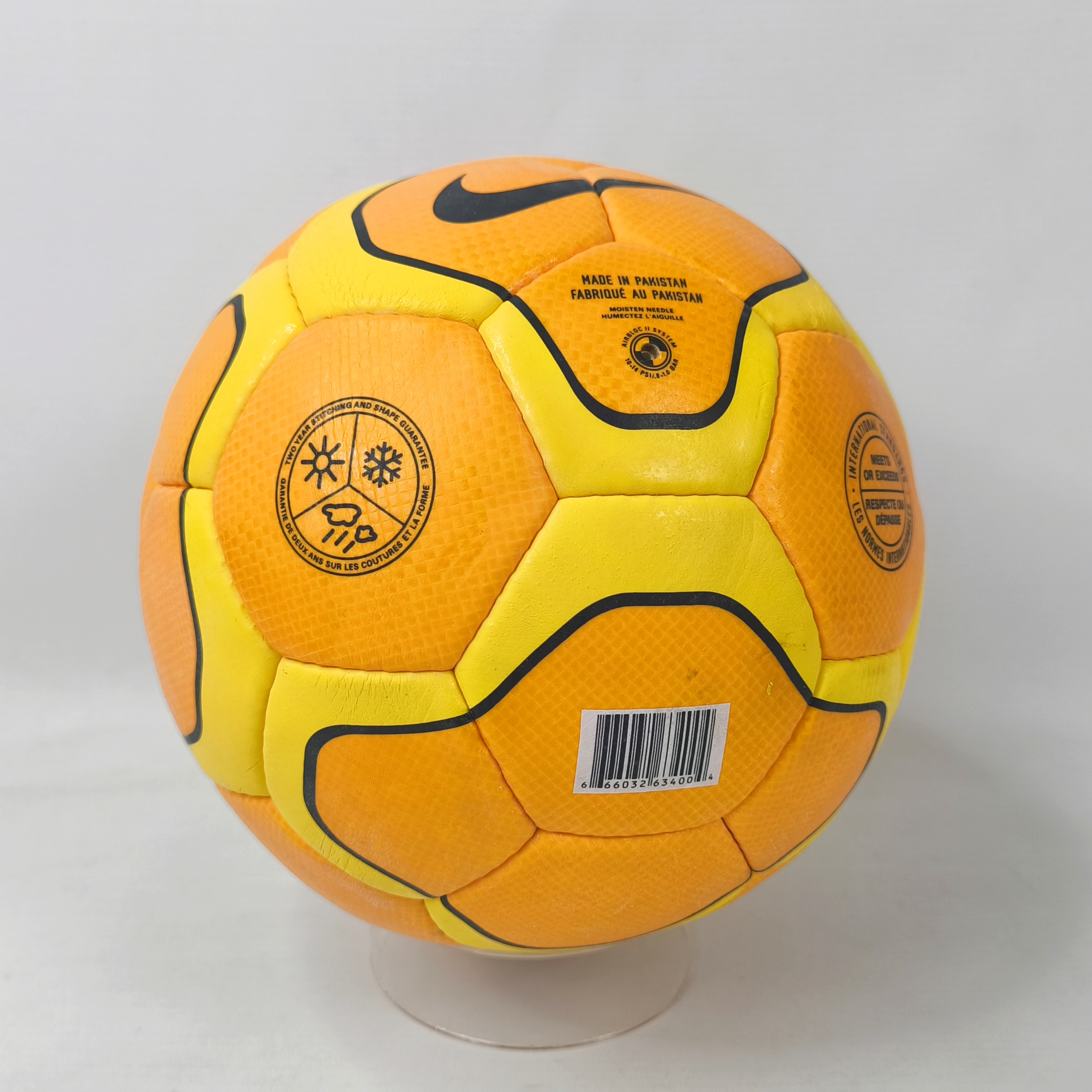Nike Fußball orange etwa aus 2003/04 Matchball Merlin reflective Geo