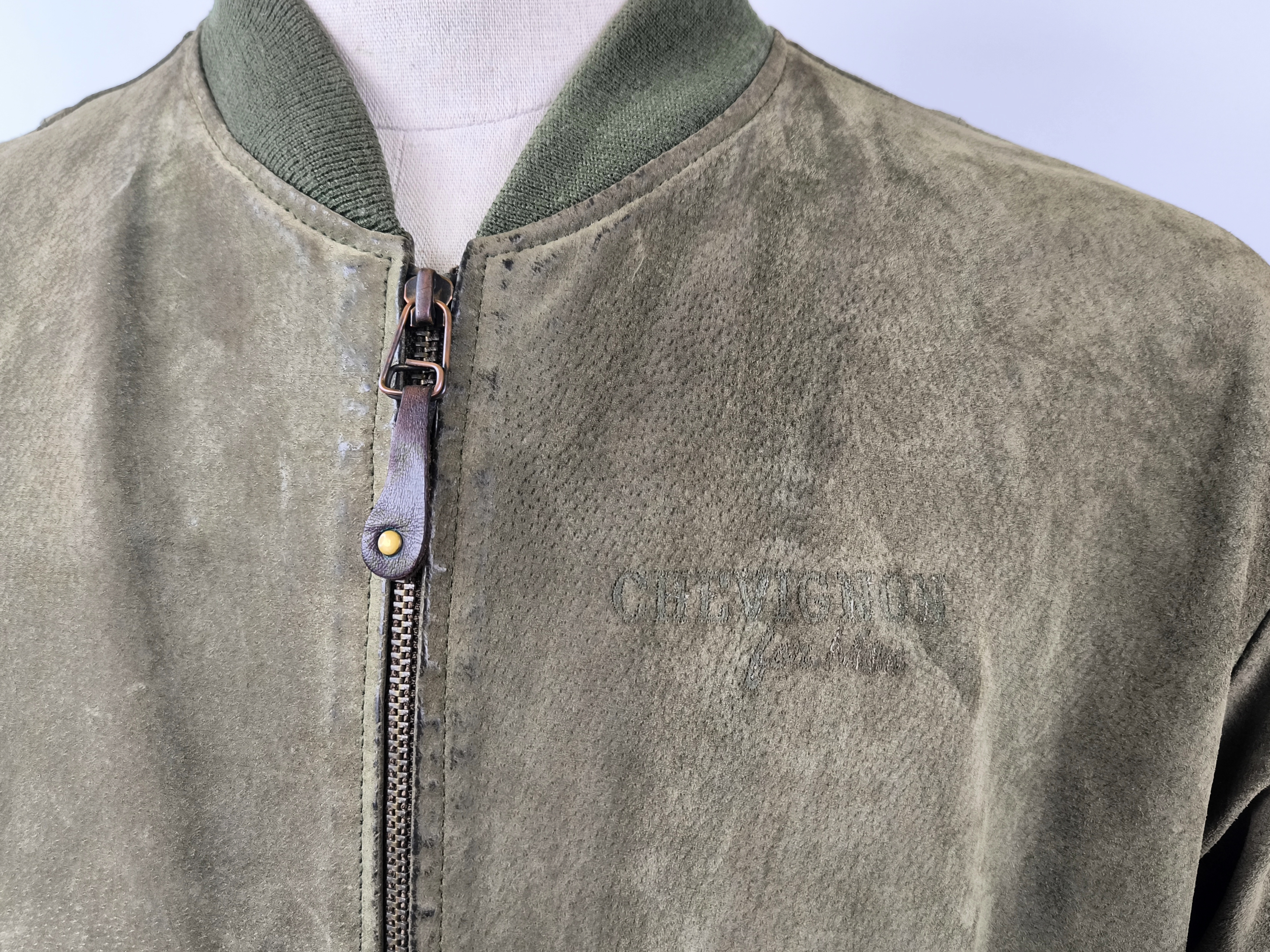 Chevignon Lederjacke grün Gr. XL (L) Wildleder Jacke vintage 90s Logo vorn