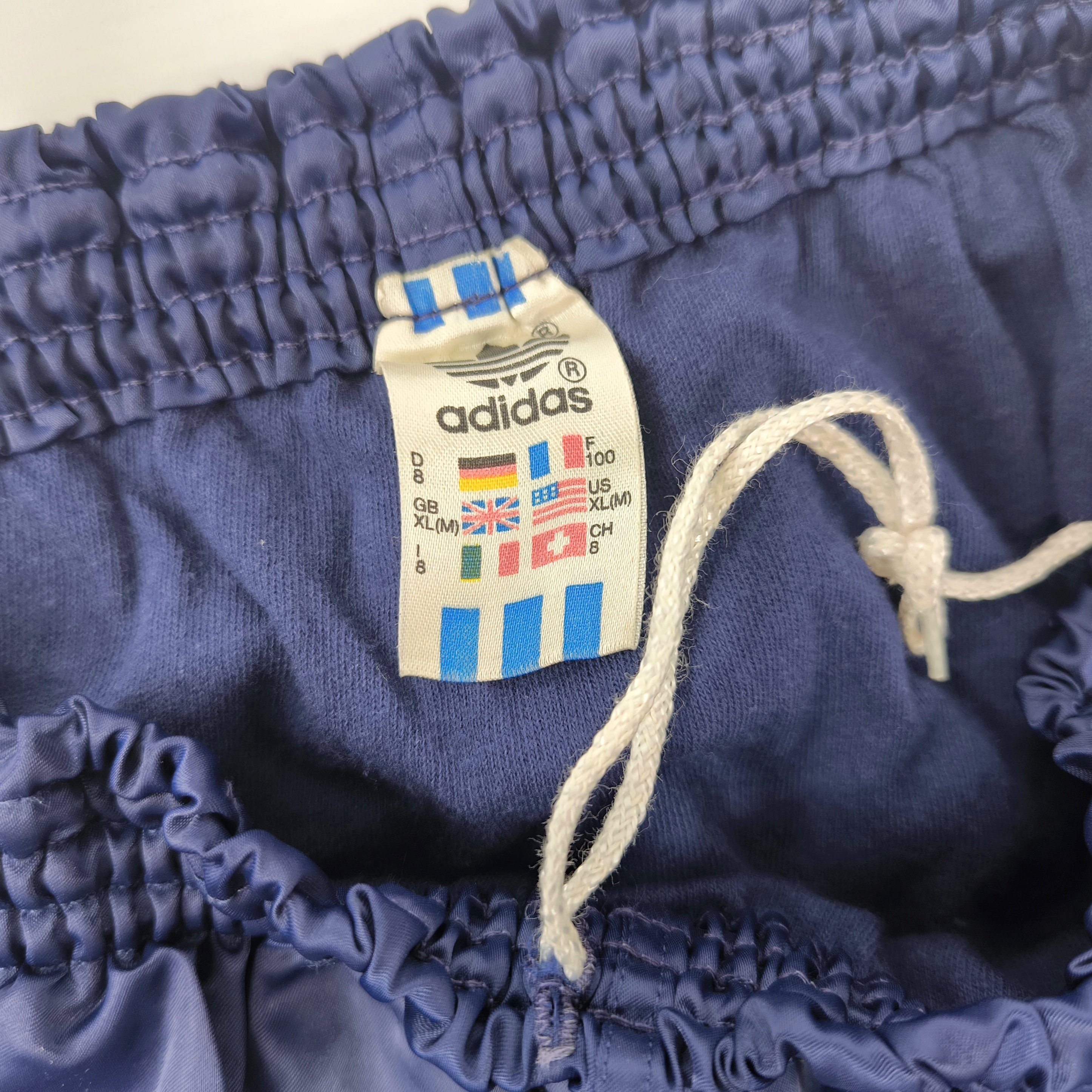 adidas Shorts Nylon Gr. D8 (XL) blau hellblau West Germany vintage Polyamid 0841