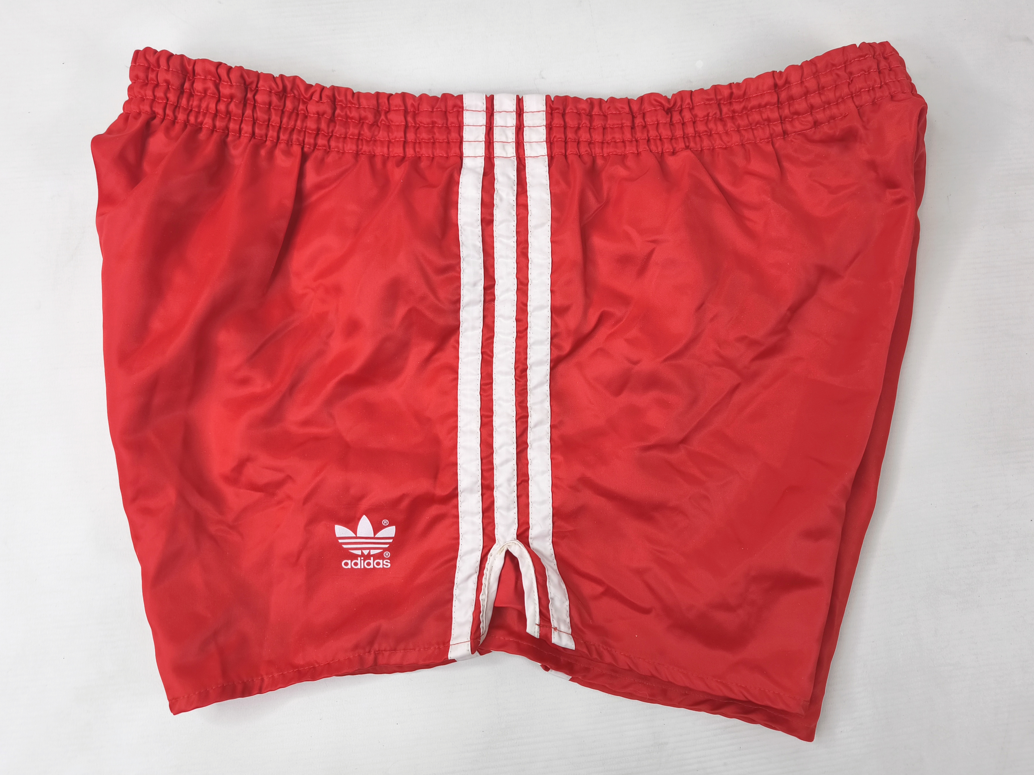 adidas Shorts Nylon Gr. D8 (XL) rot weiß West Germany vintage Polyamid sprinter
