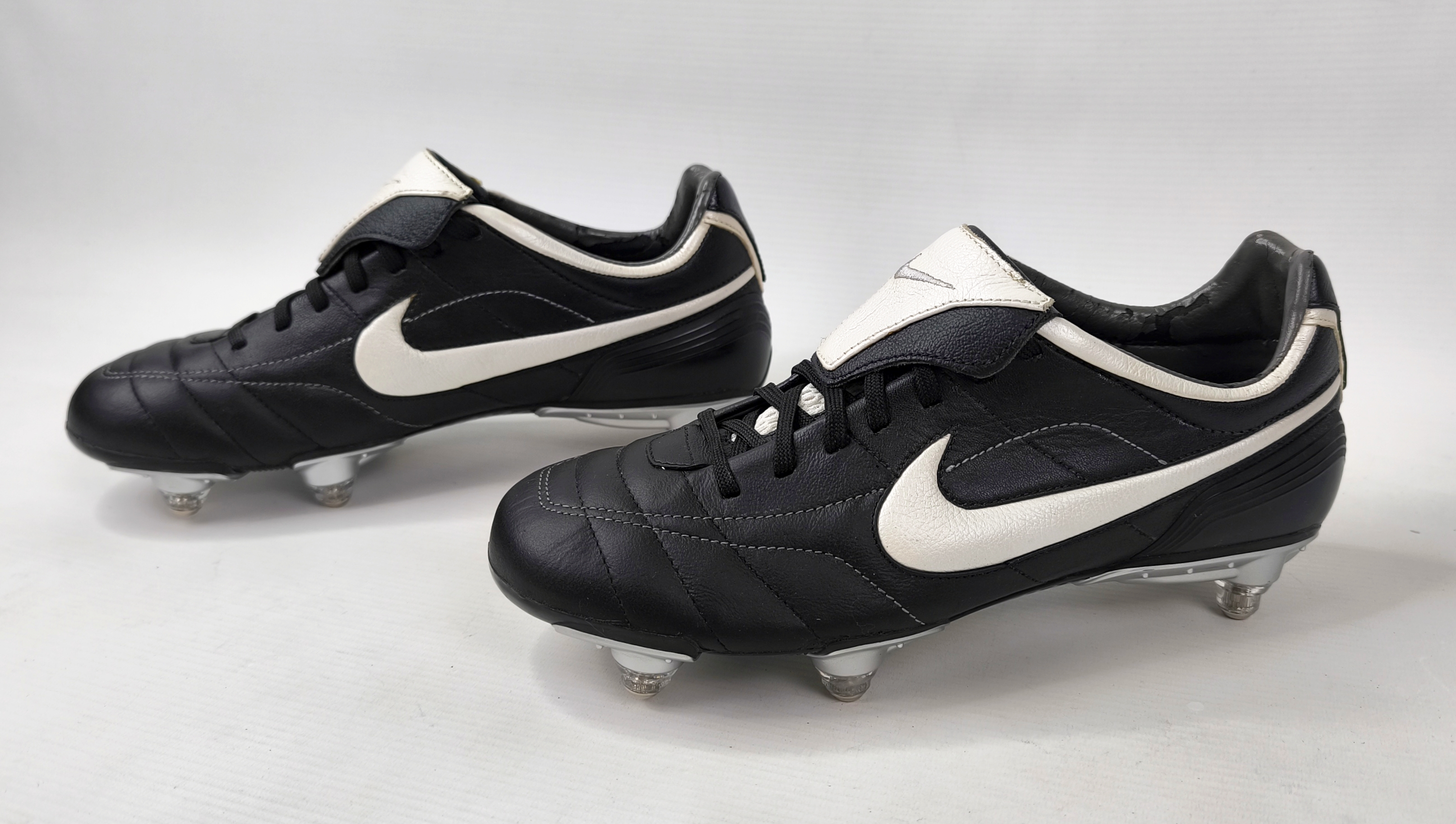 Nike Air Legend SG 2006 Fussball Schuhe EUR 40 / UK 6 Tiempo 310112 011 zoom
