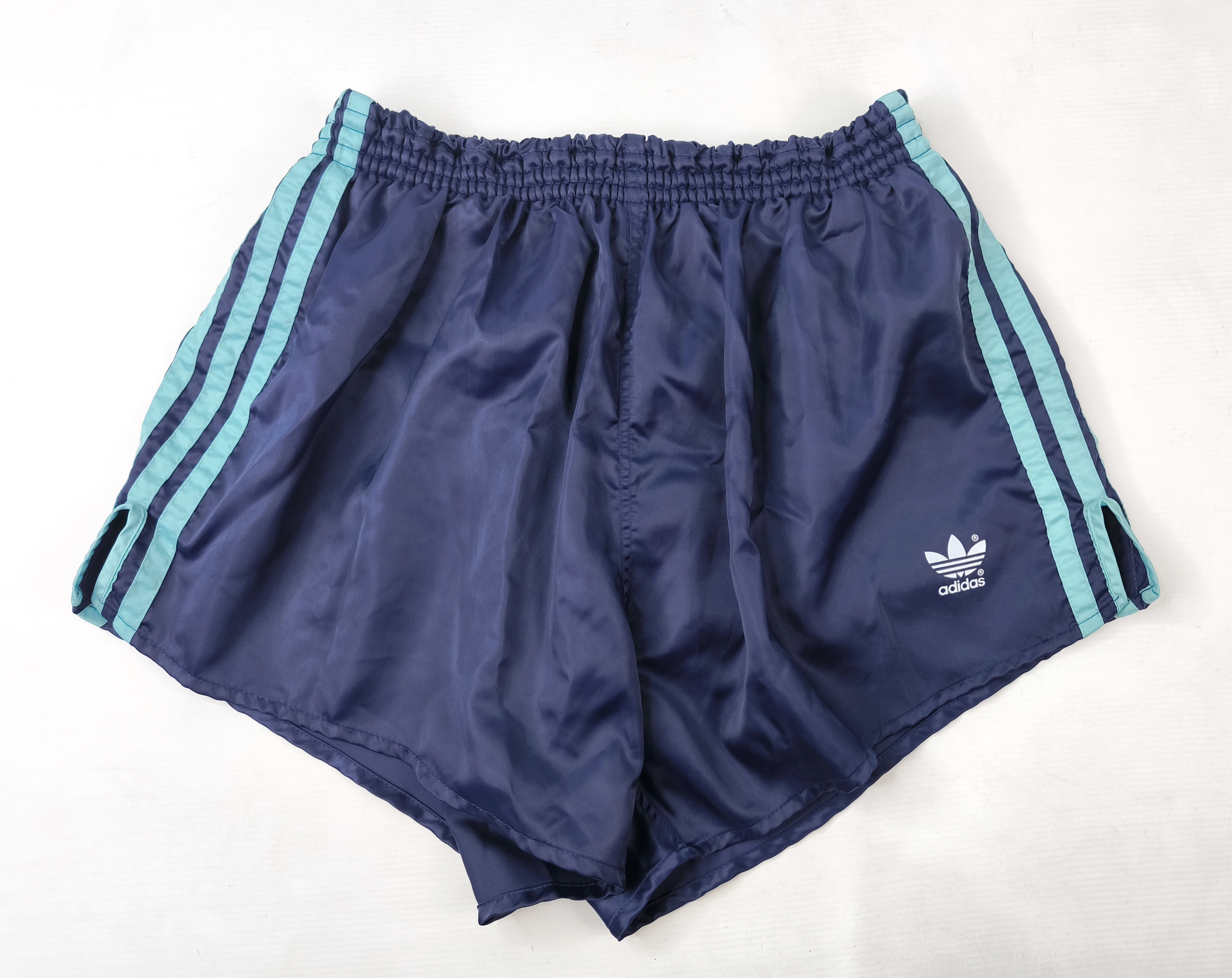 adidas Shorts Nylon Gr. D8 (XL) blau hellblau West Germany vintage Polyamid 0841