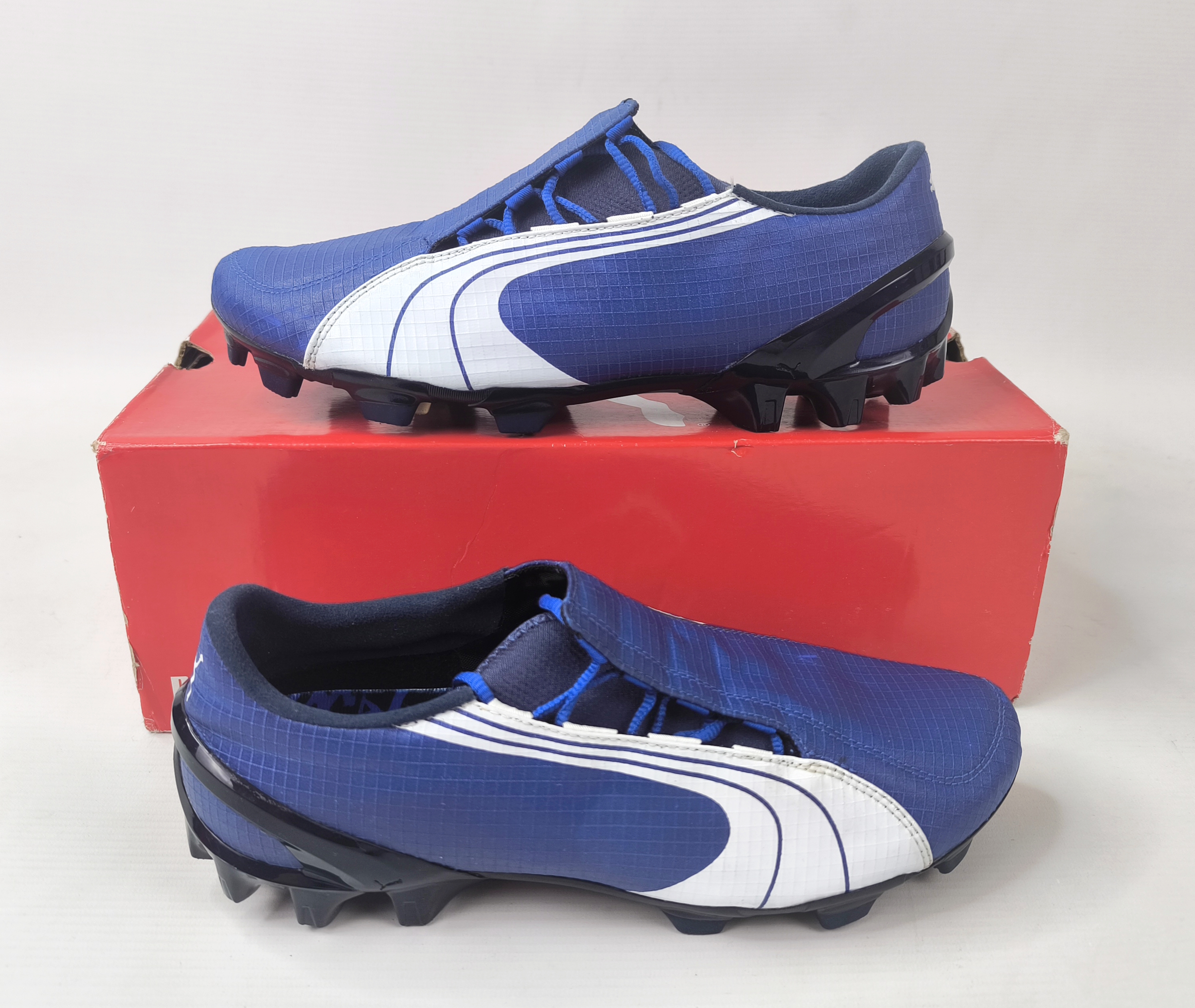 Puma v1.06 FG Fussball Schuhe blau EUR 41 / UK 7.5 aus 2006 ungetragen 101012 06