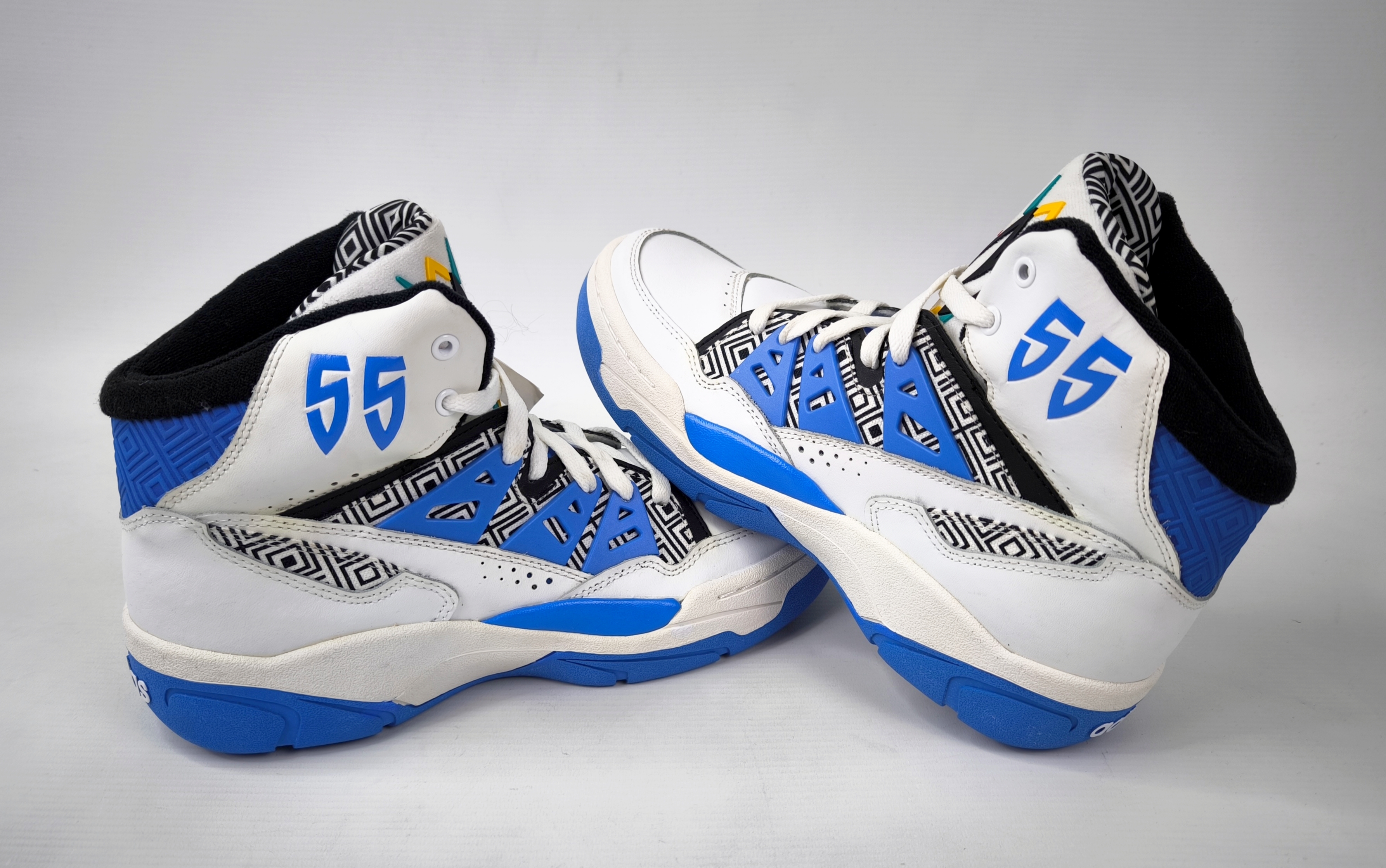 adidas Mutombo 55 Eur 41 1/3 UK 7.5 G99903 aus 2013 Neu und ungetragen