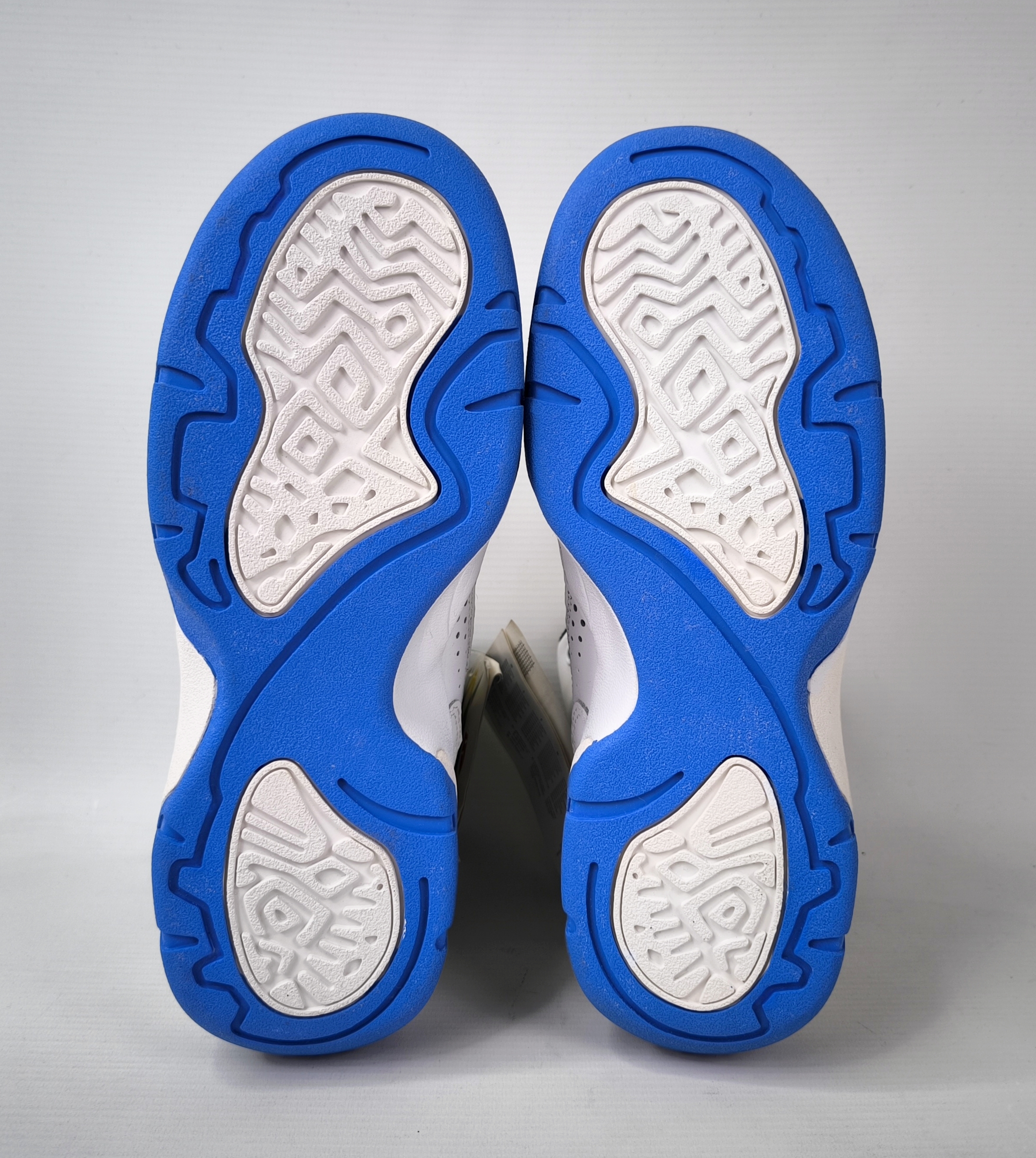 adidas Mutombo 55 Eur 41 1/3 UK 7.5 G99903 aus 2013 Neu und ungetragen