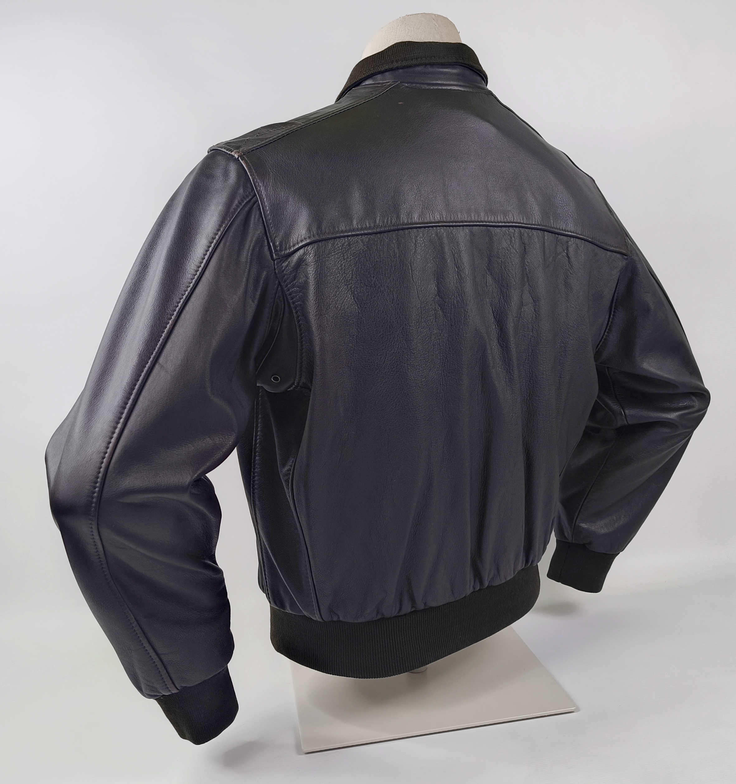 Chevignon Lederjacke Port Avion Gr. M dunkelbraun (fast schwarz) vintage Porte